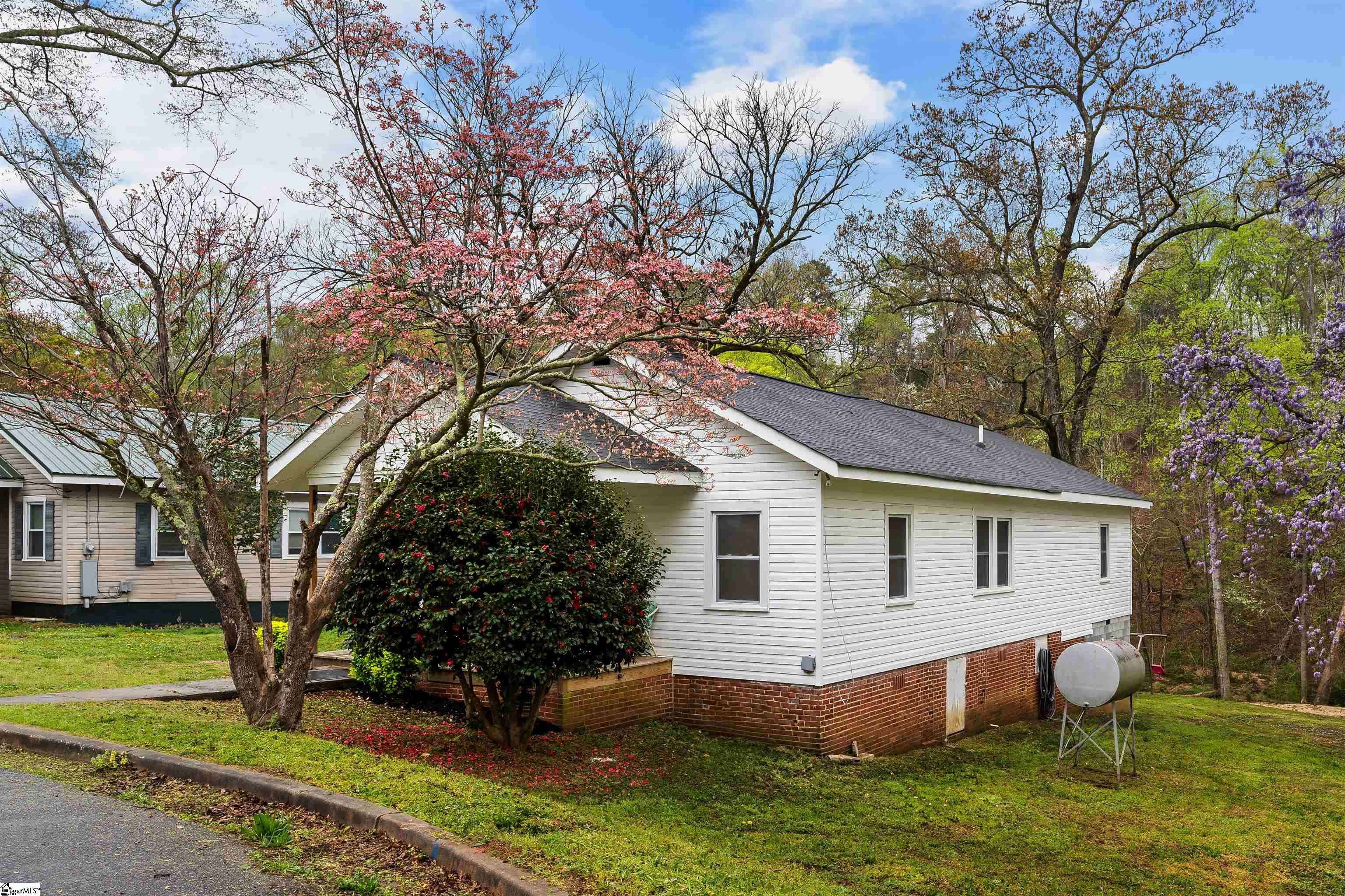 Enoree, SC 29335,45 School Street