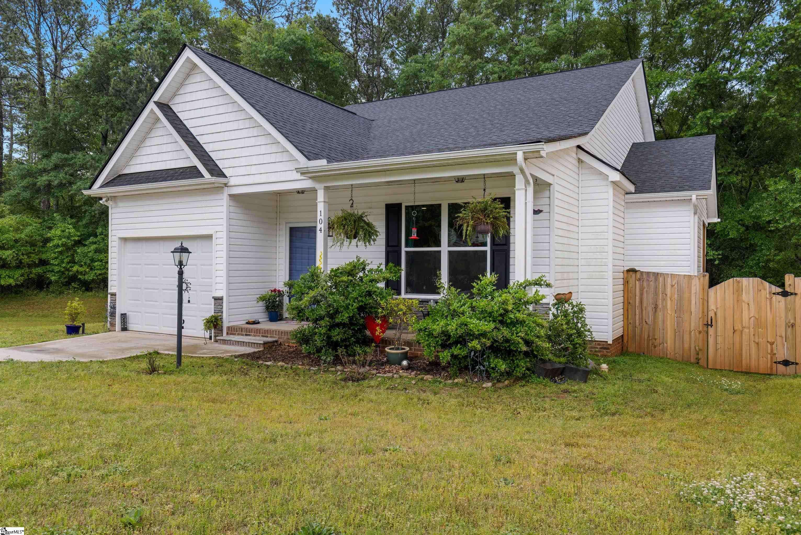 Pendleton, SC 29670,104 Colonial Court