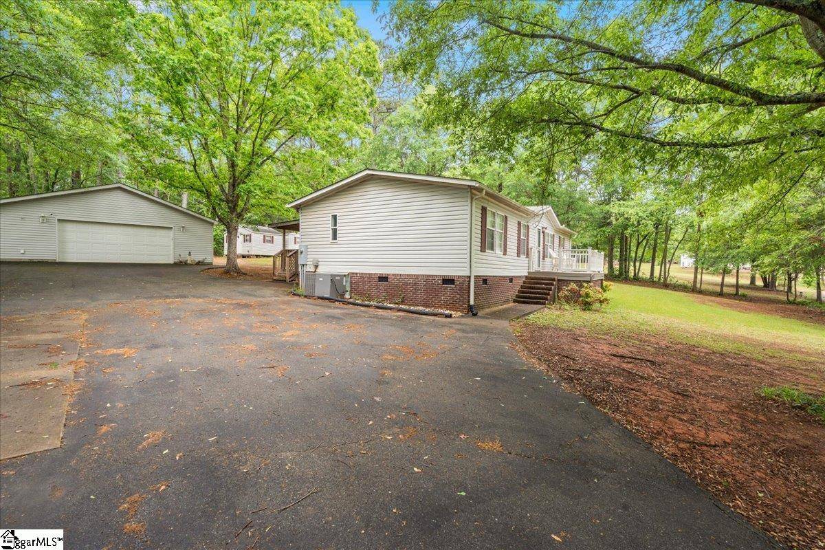 Starr, SC 29684,208 Leverette Lane