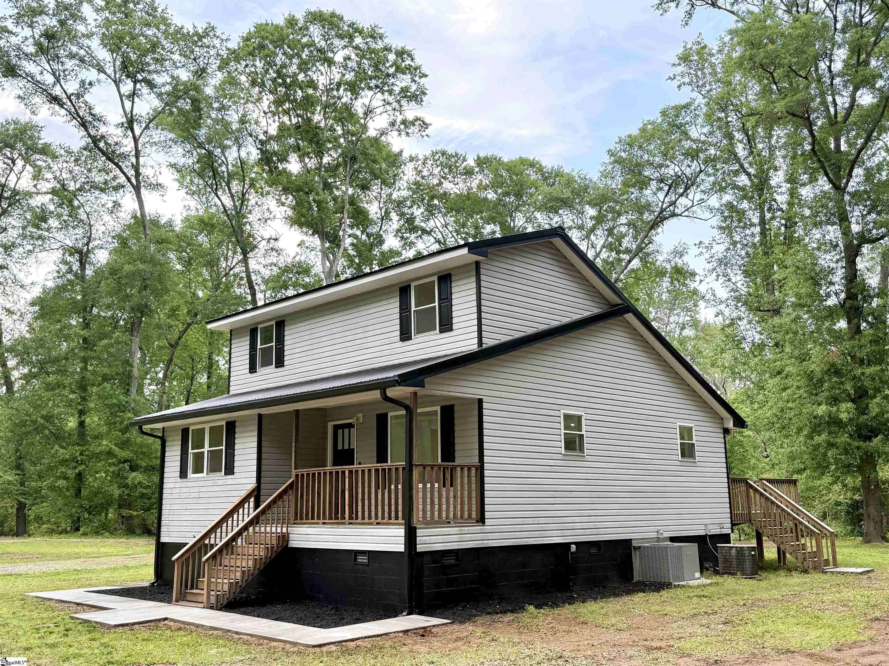 Woodruff, SC 29388-8604,202 Randolph Court