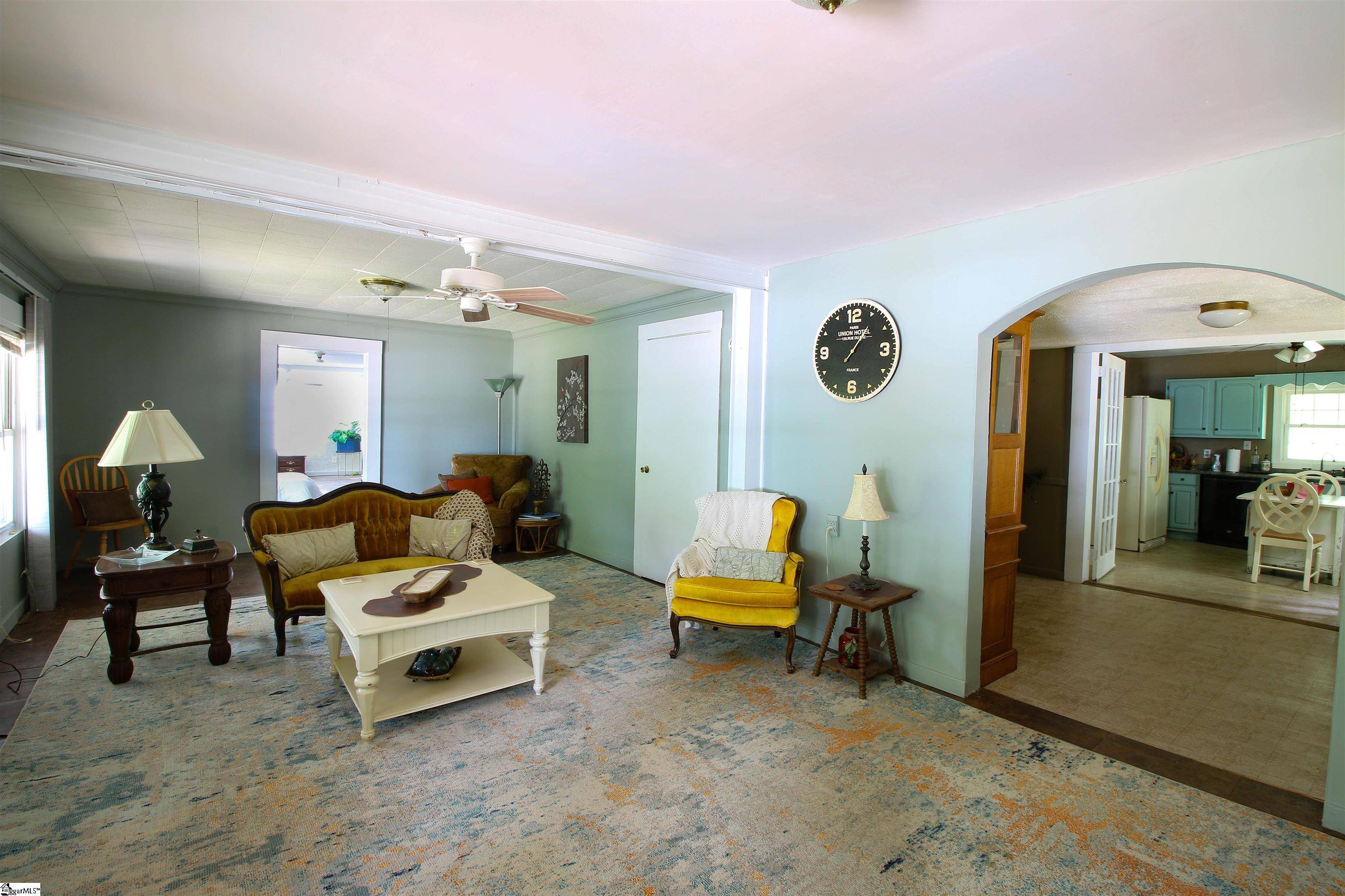 Seneca, SC 29678,130 S King Street