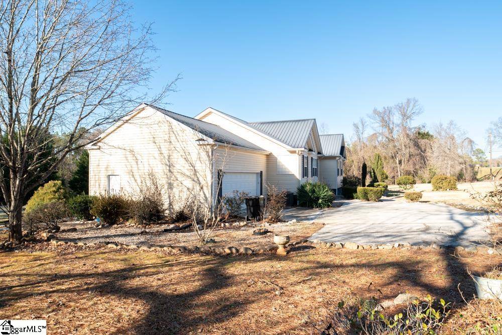 Calhoun Falls, SC 29628,521 N Calhoun Shores Parkway