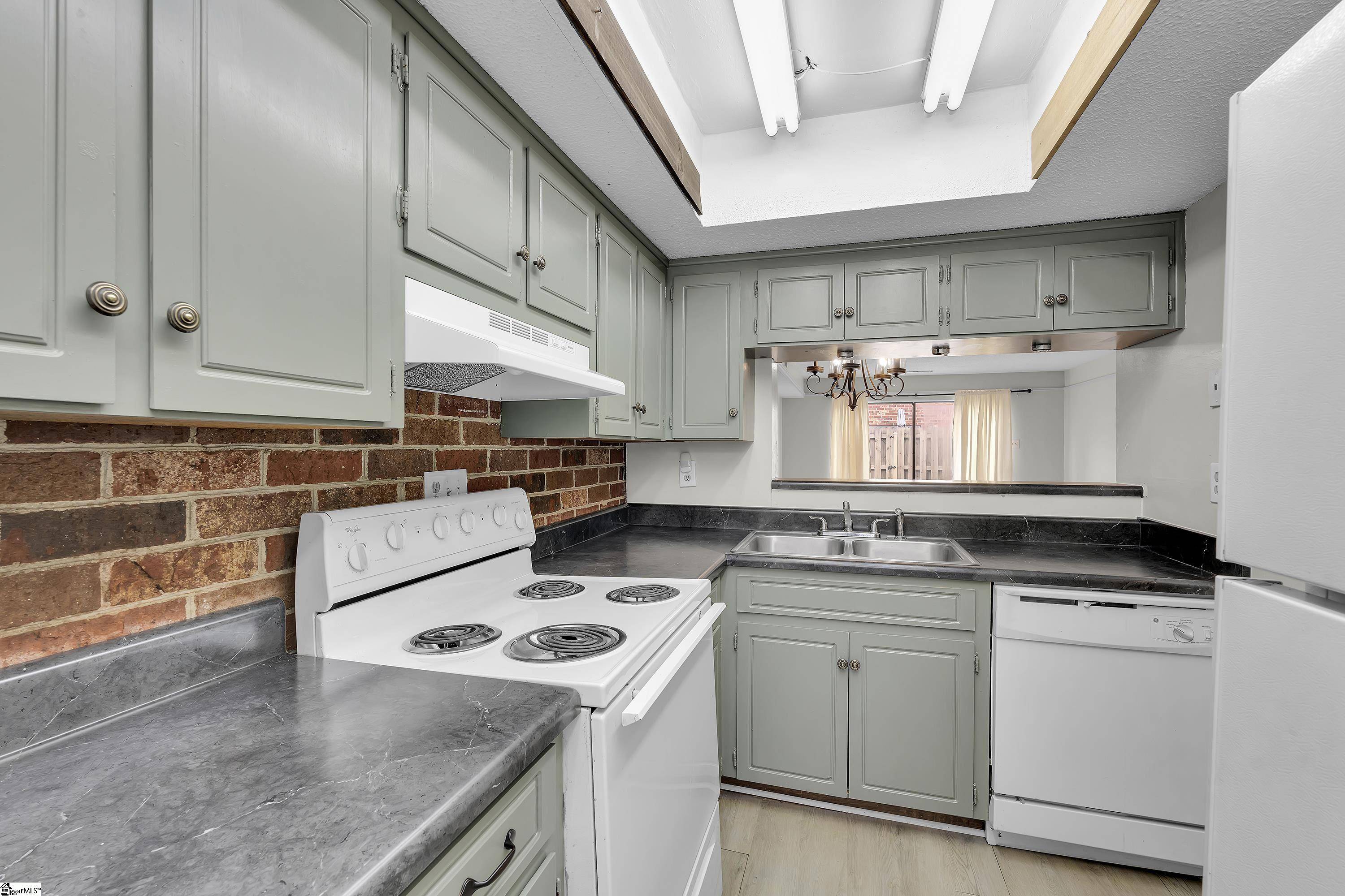 Greenville, SC 29615,2530 E North Street