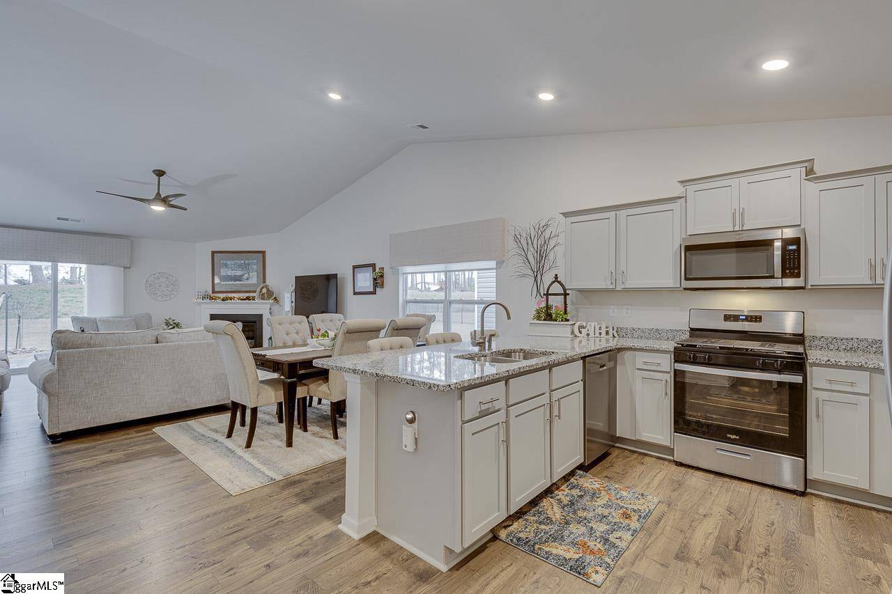 Woodruff, SC 29388,727 Wolverine Lane