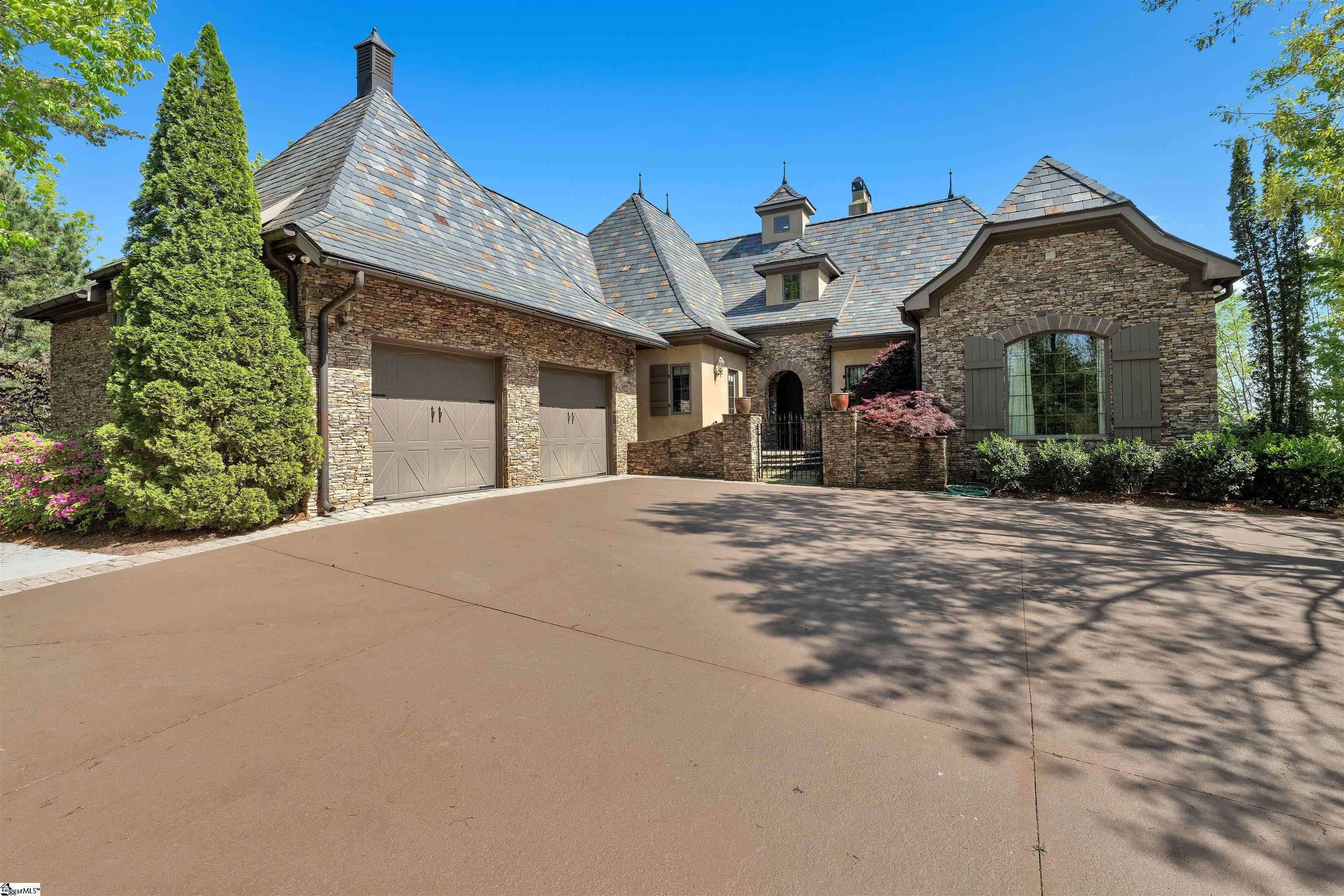 Marietta, SC 29661,103 White Magnolia Way