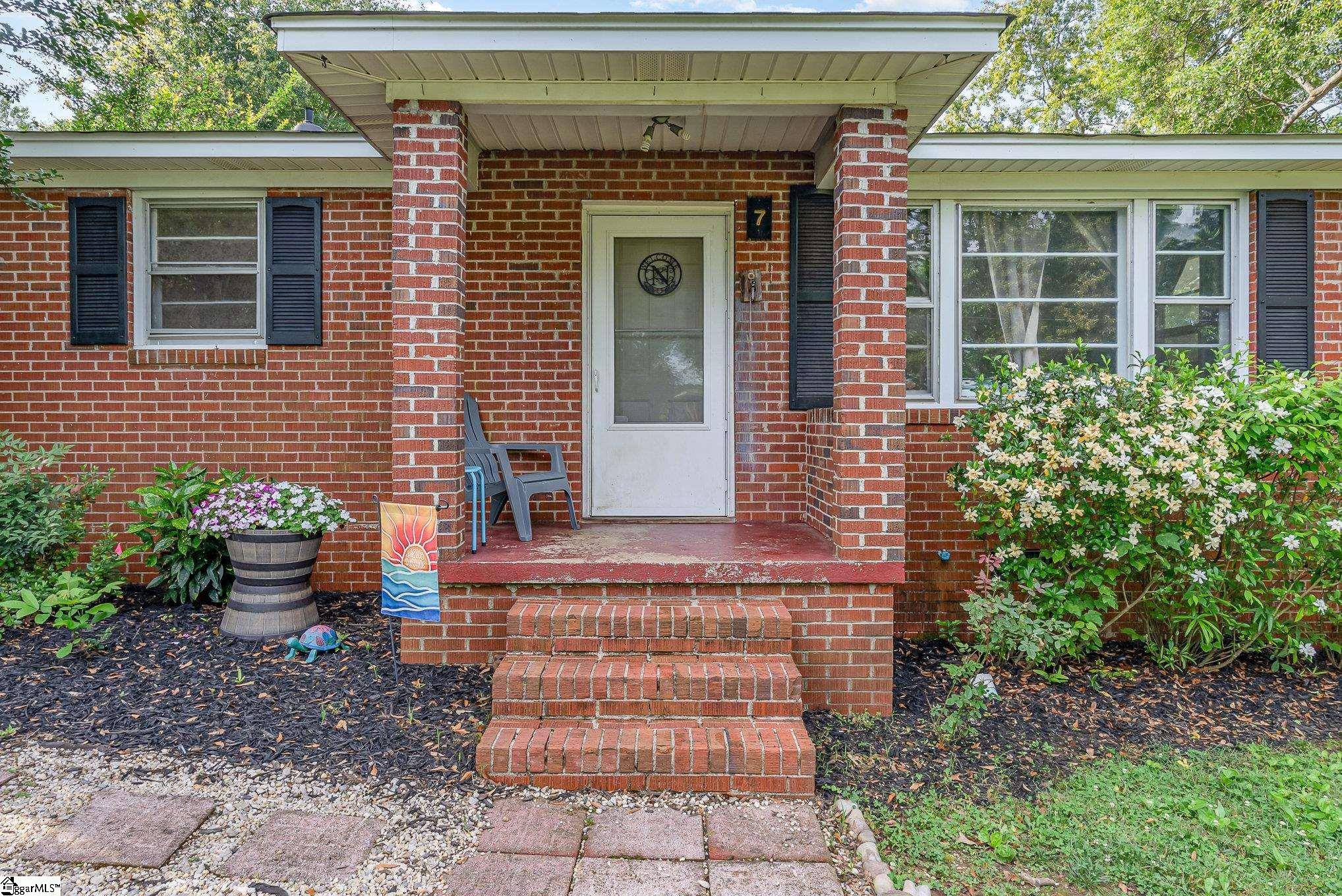 Liberty, SC 29657-1301,7 Edgewood Street