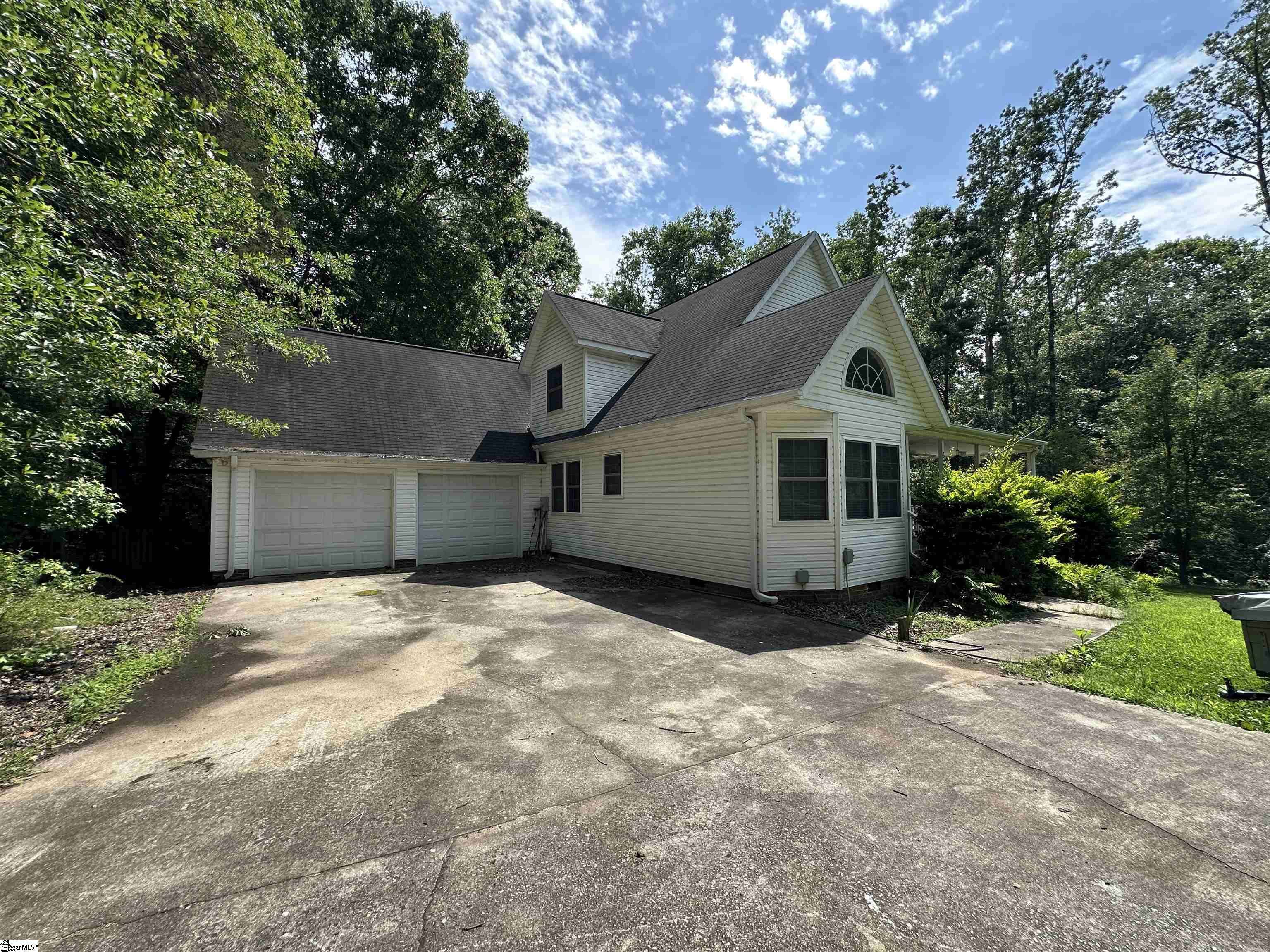 Gray Court, SC 29645,693 Grandwood Boulevard