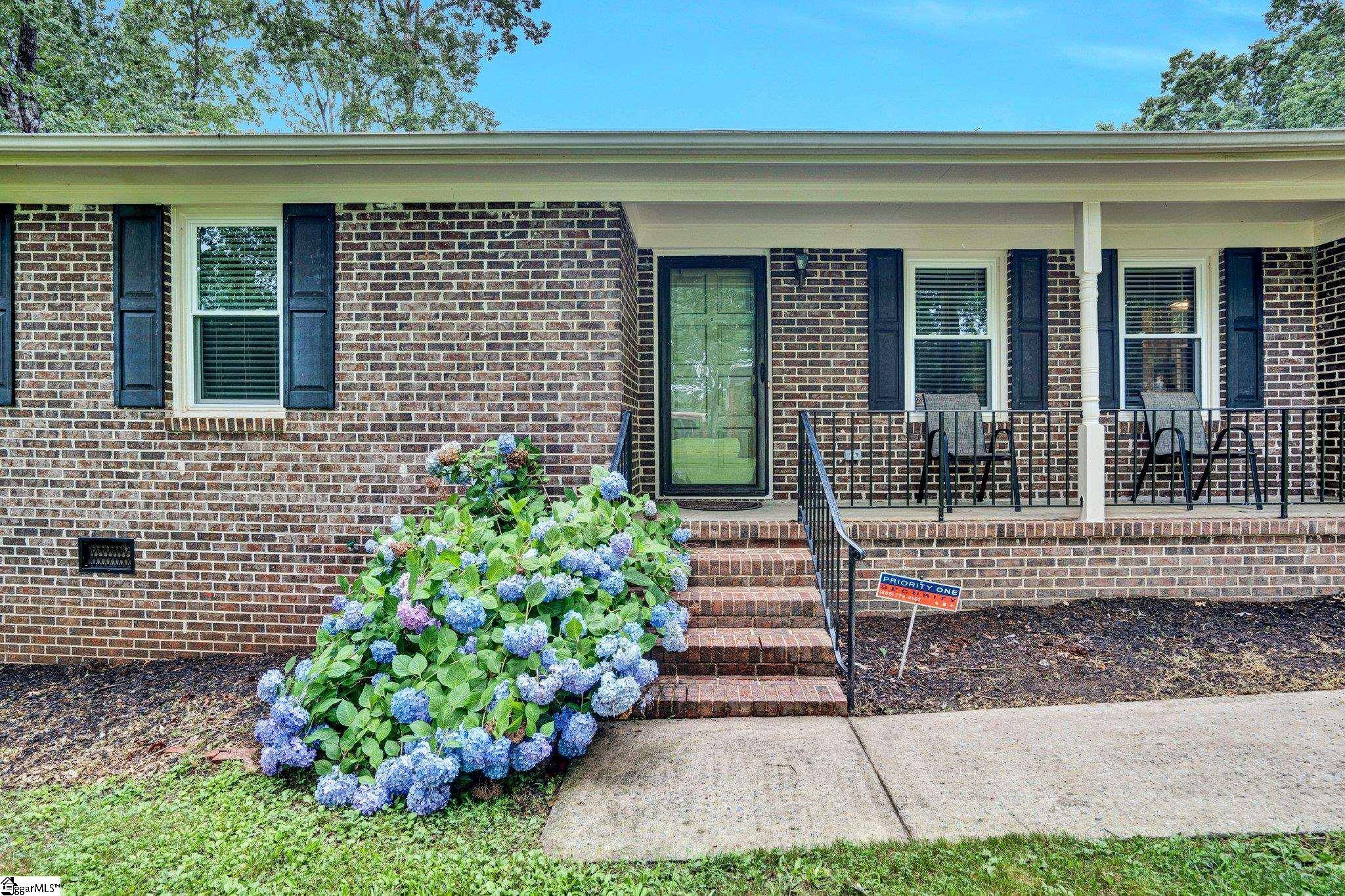 Easley, SC 29642-8609,125 White Oak Drive