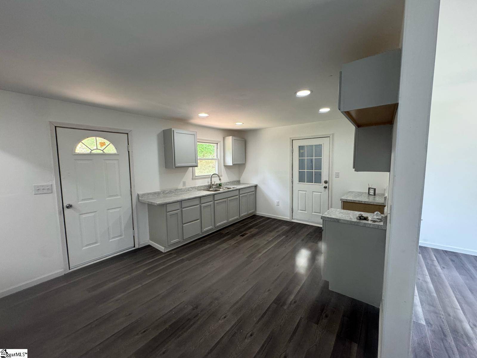 Gaffney, SC 29341,113 Illinois Circle