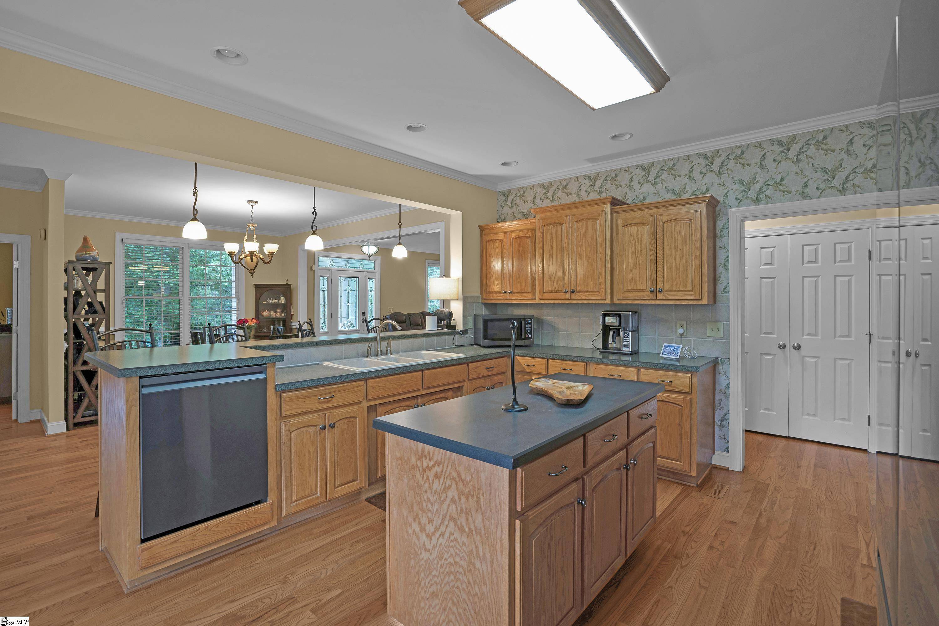 Landrum, SC 29356,1527 S Blackstock Road