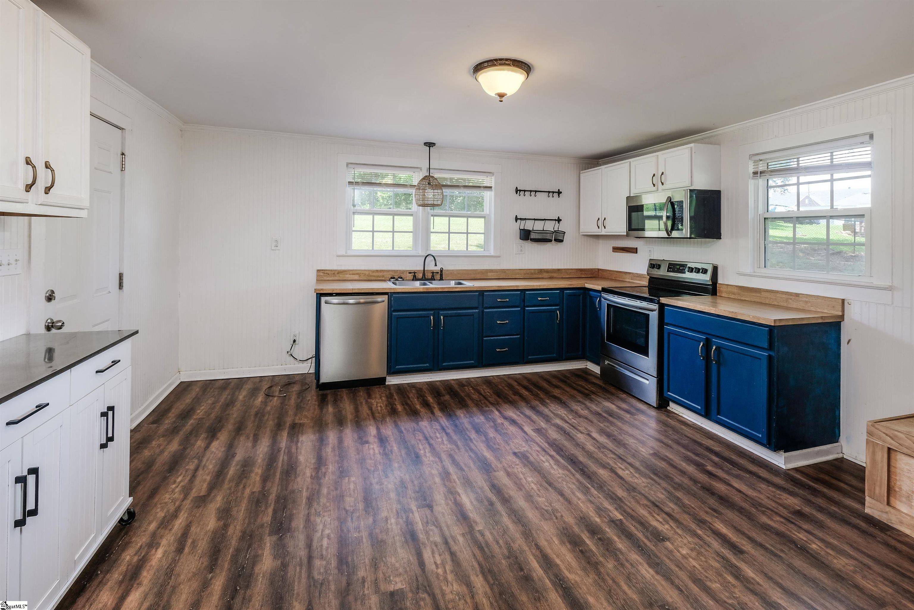 Pelzer, SC 29669,24 Burts Street