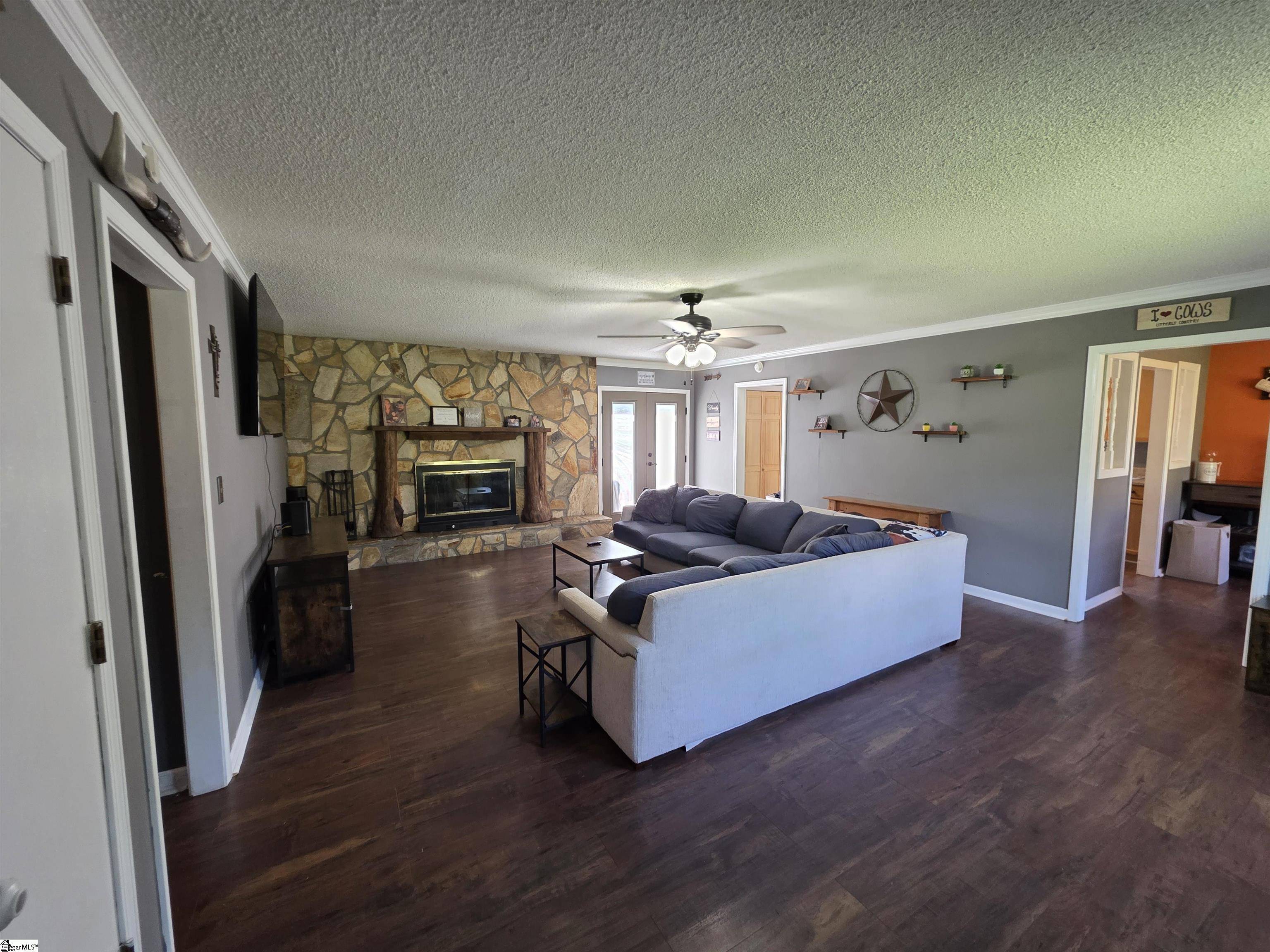Pelzer, SC 29669,318 Country Glen Lane
