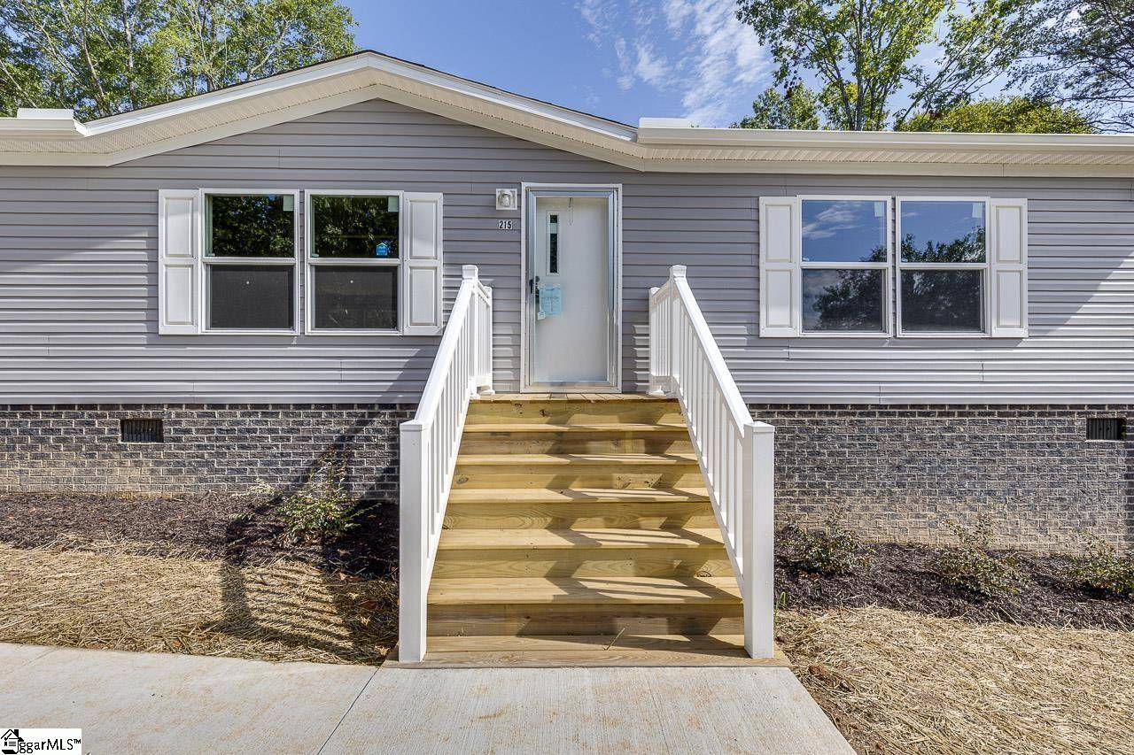 Gray Court, SC 29645,215 Tanglewood Way