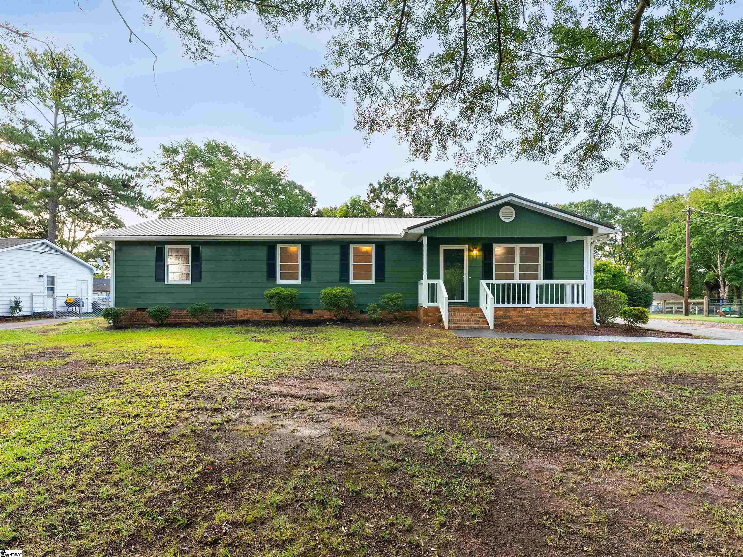 Campobello, SC 29322,130 Pine Street Extension
