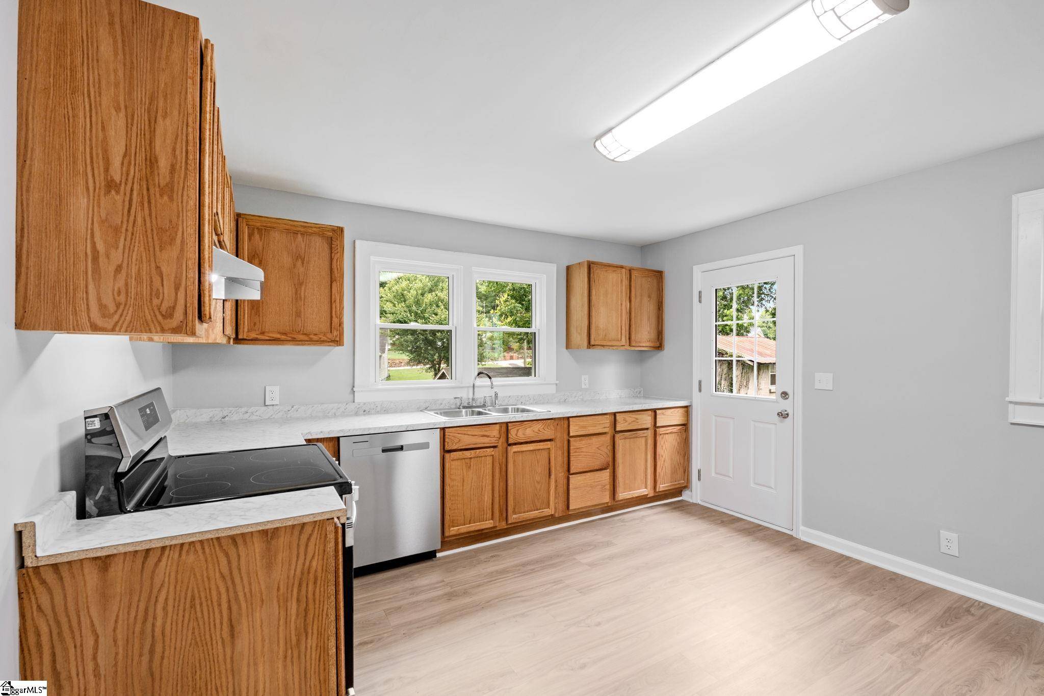 Pelzer, SC 29669,9 Lyman Street