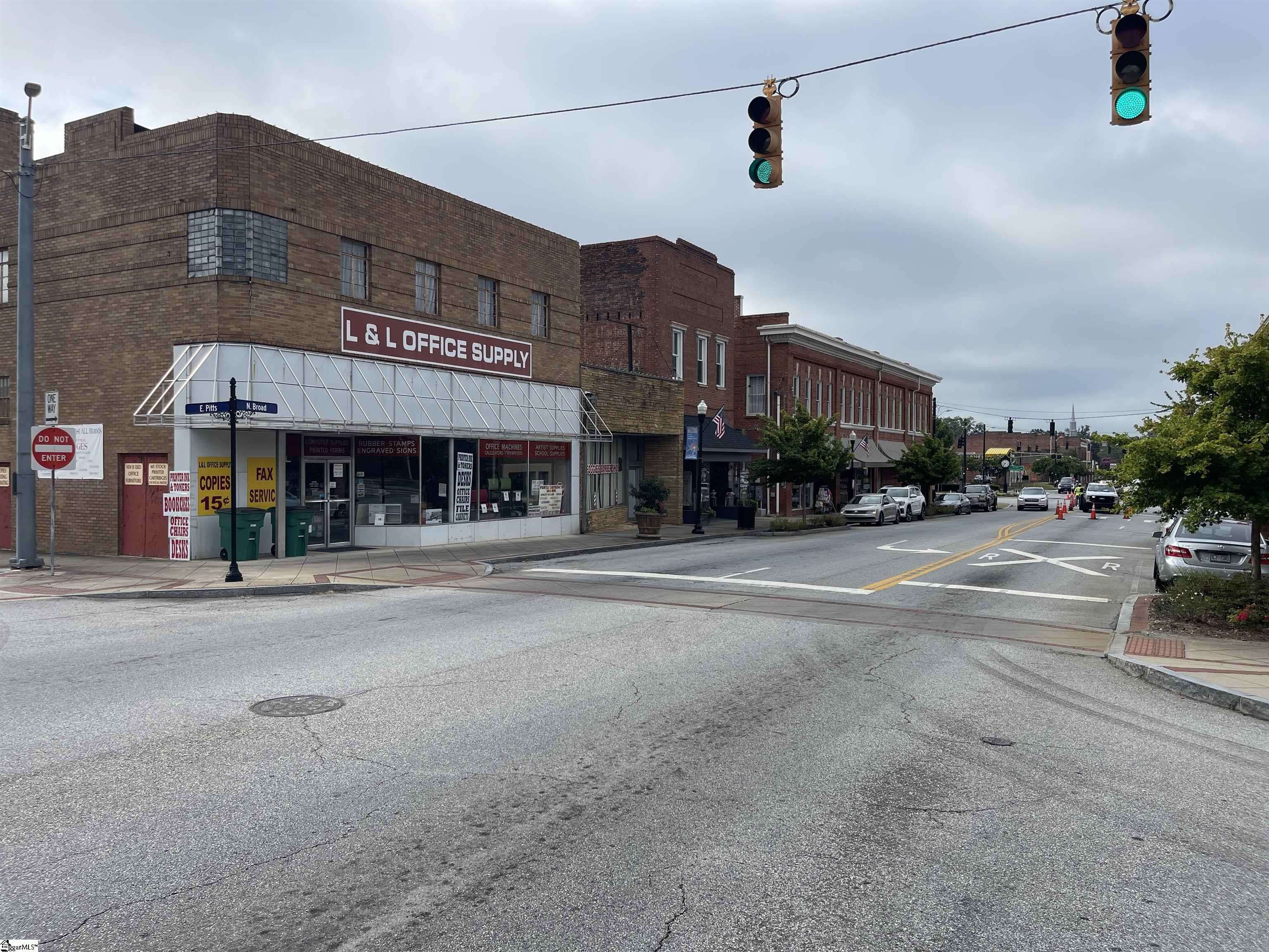 Clinton, SC 29325,114 N Broad Street