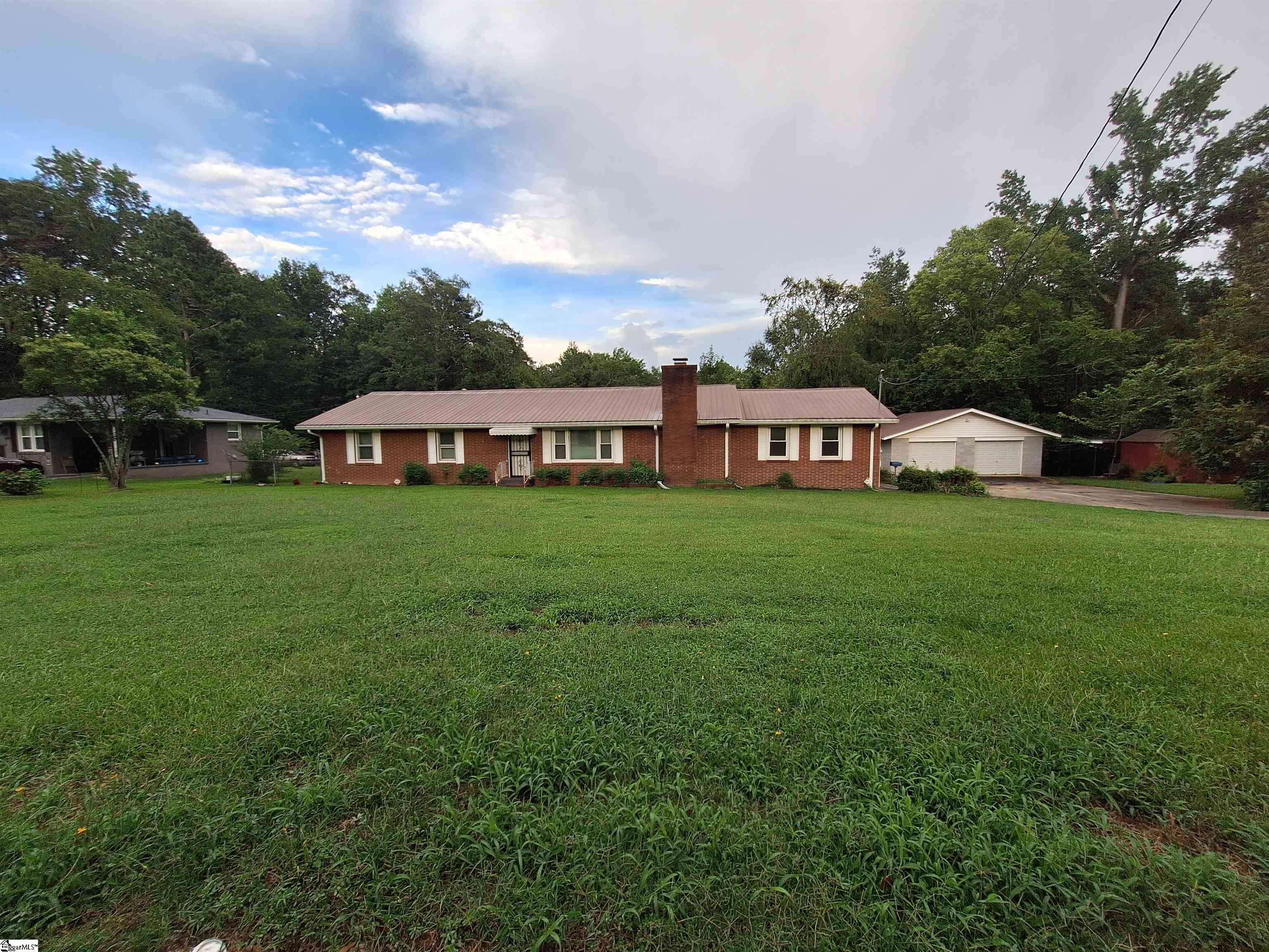 Laurens, SC 29360,107 Pine Road