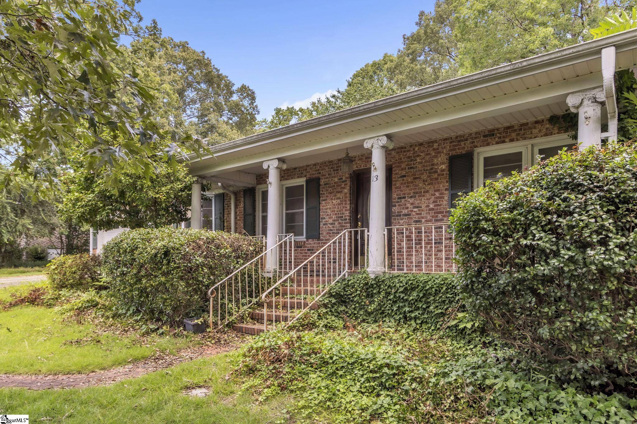 Taylors, SC 29687-3994,13 Bedford Lane