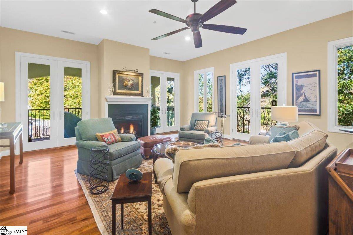 Greenville, SC 29601,1209 E Washington Street