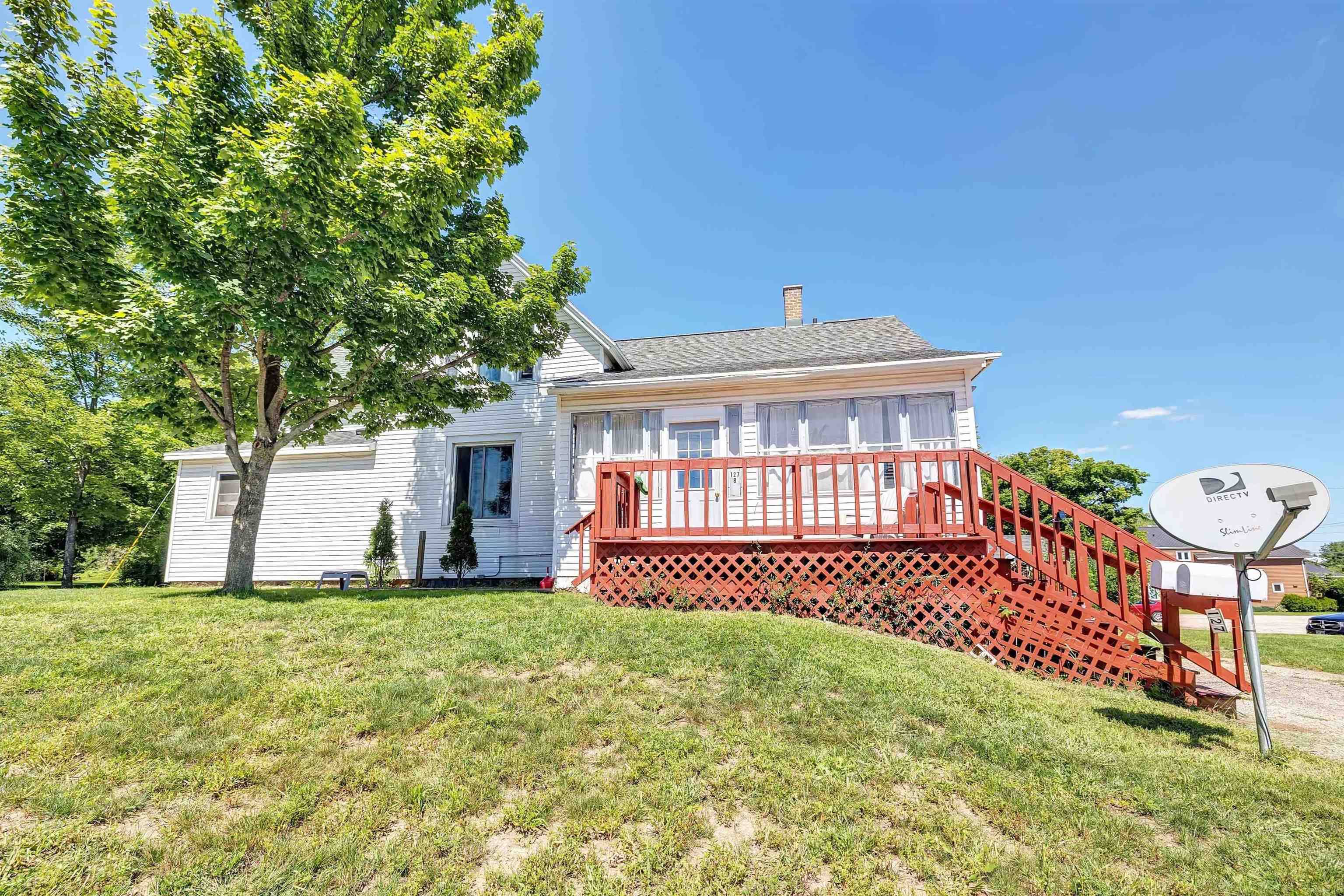 Oconto Falls, WI 54140-550,127 SHERMAN ST