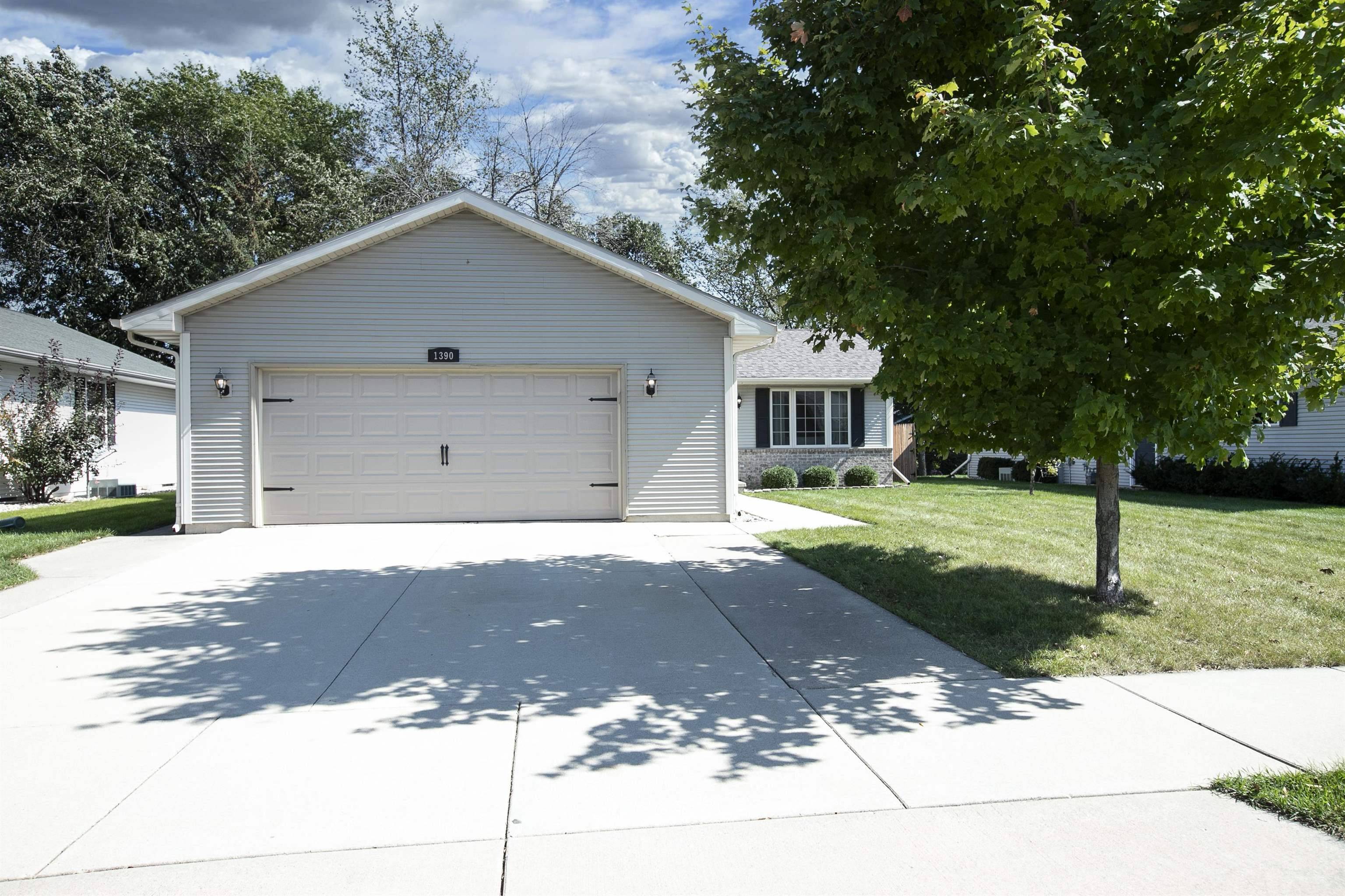Oshkosh, WI 54904-7442,1390 FAIRFAX ST