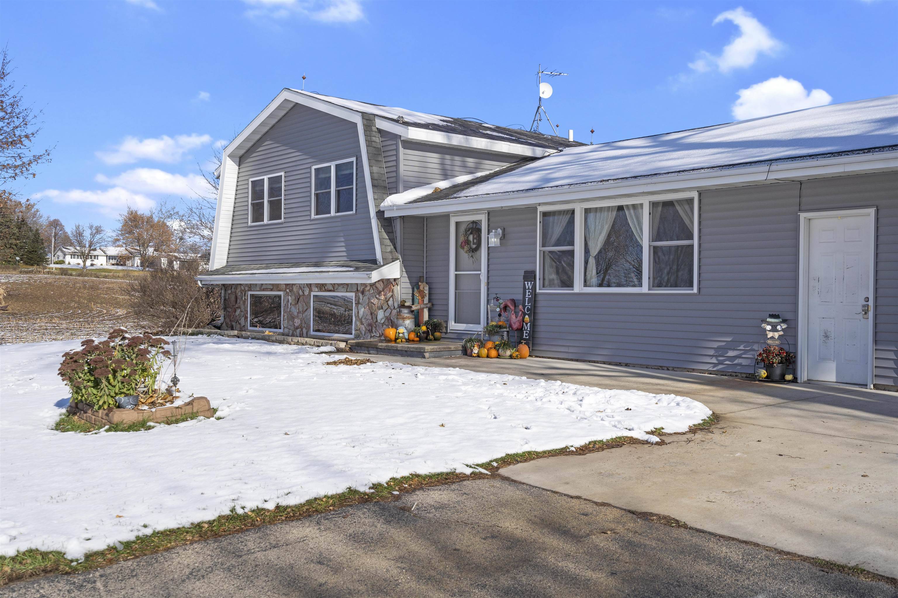 Pulaski, WI 54162-8454,N2454 LAWN RD