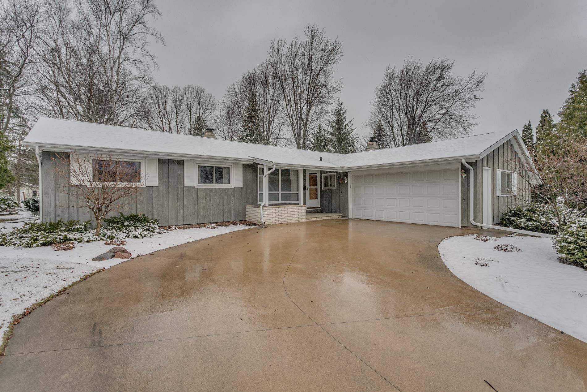 Appleton, WI 54915,2407 S CLOVER LN
