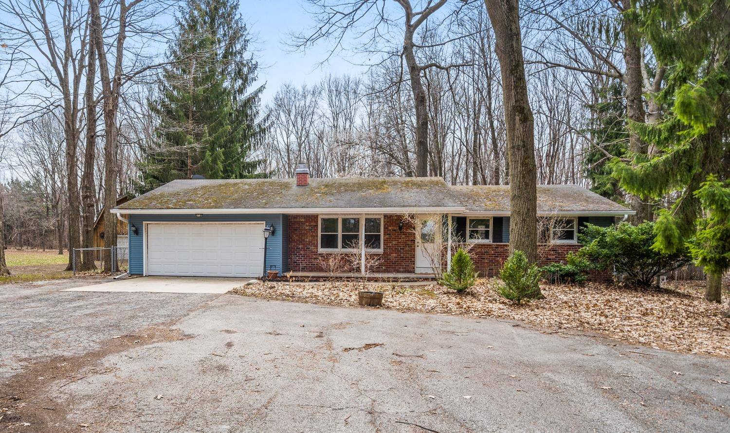 De Pere, WI 54115-9333,571 SILAS DR