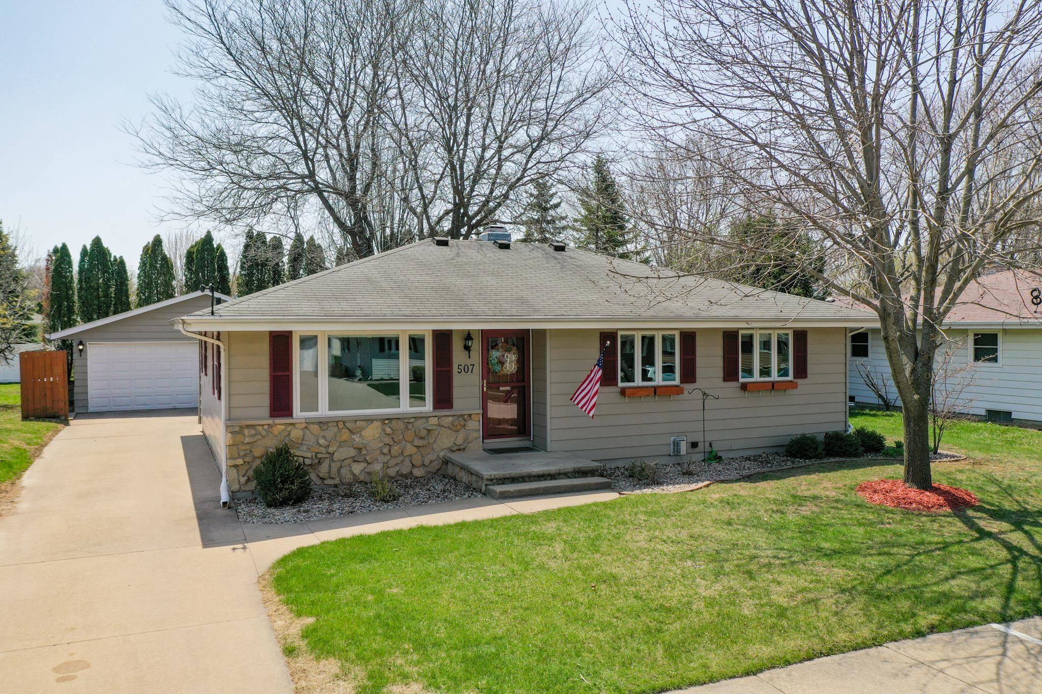 Appleton, WI 54915,507 E SYLVAN AVE
