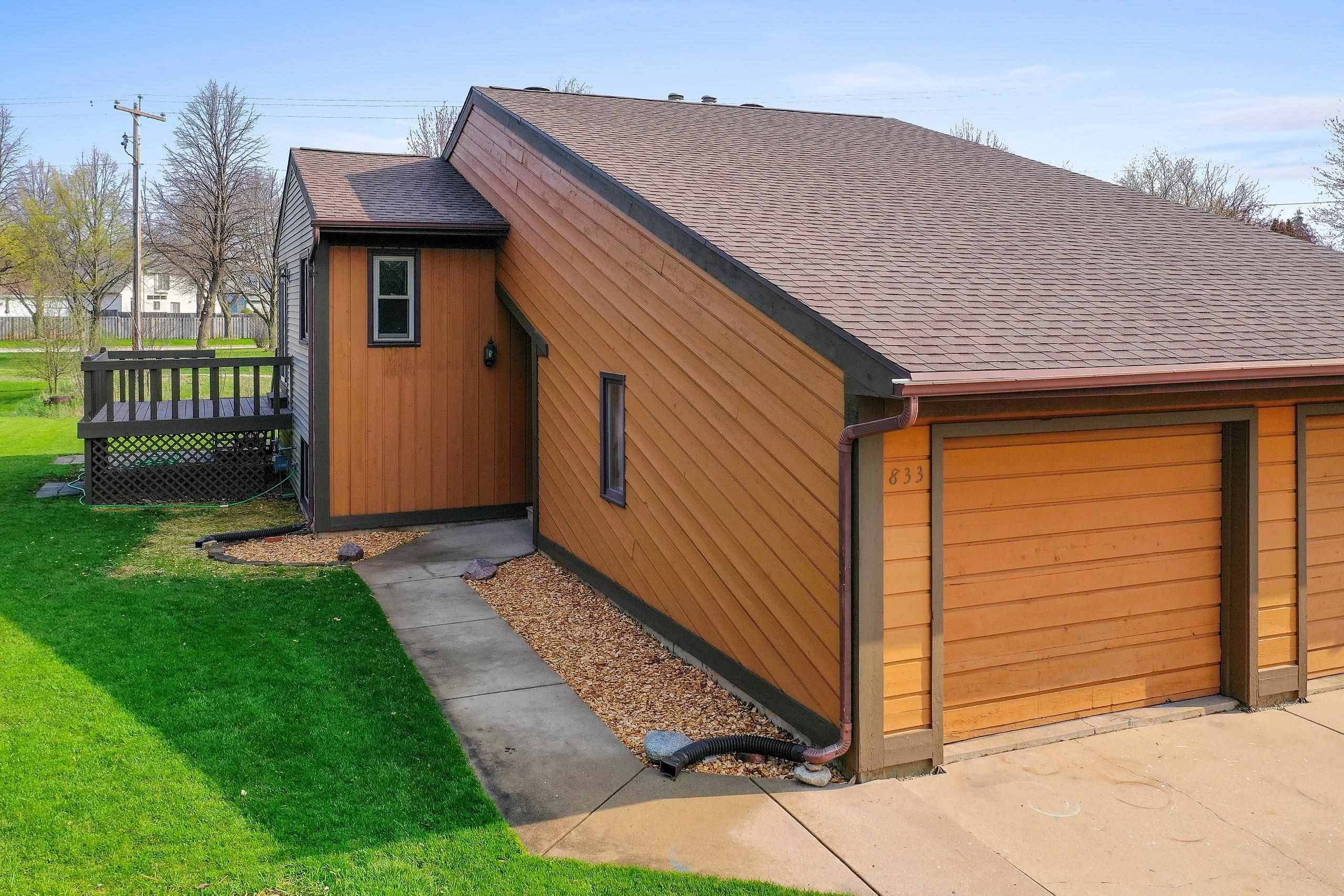 De Pere, WI 54115,833 MANITOWISH PL