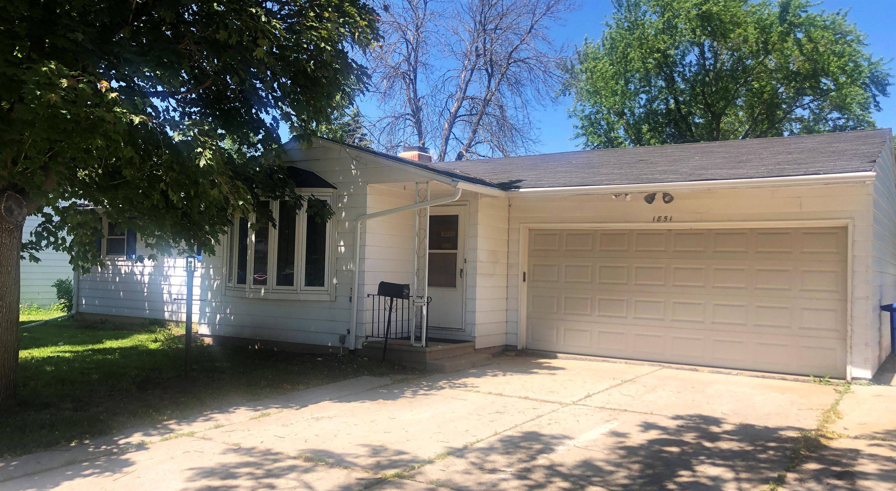 Green Bay, WI 54302-2316,1851 LILAC LN
