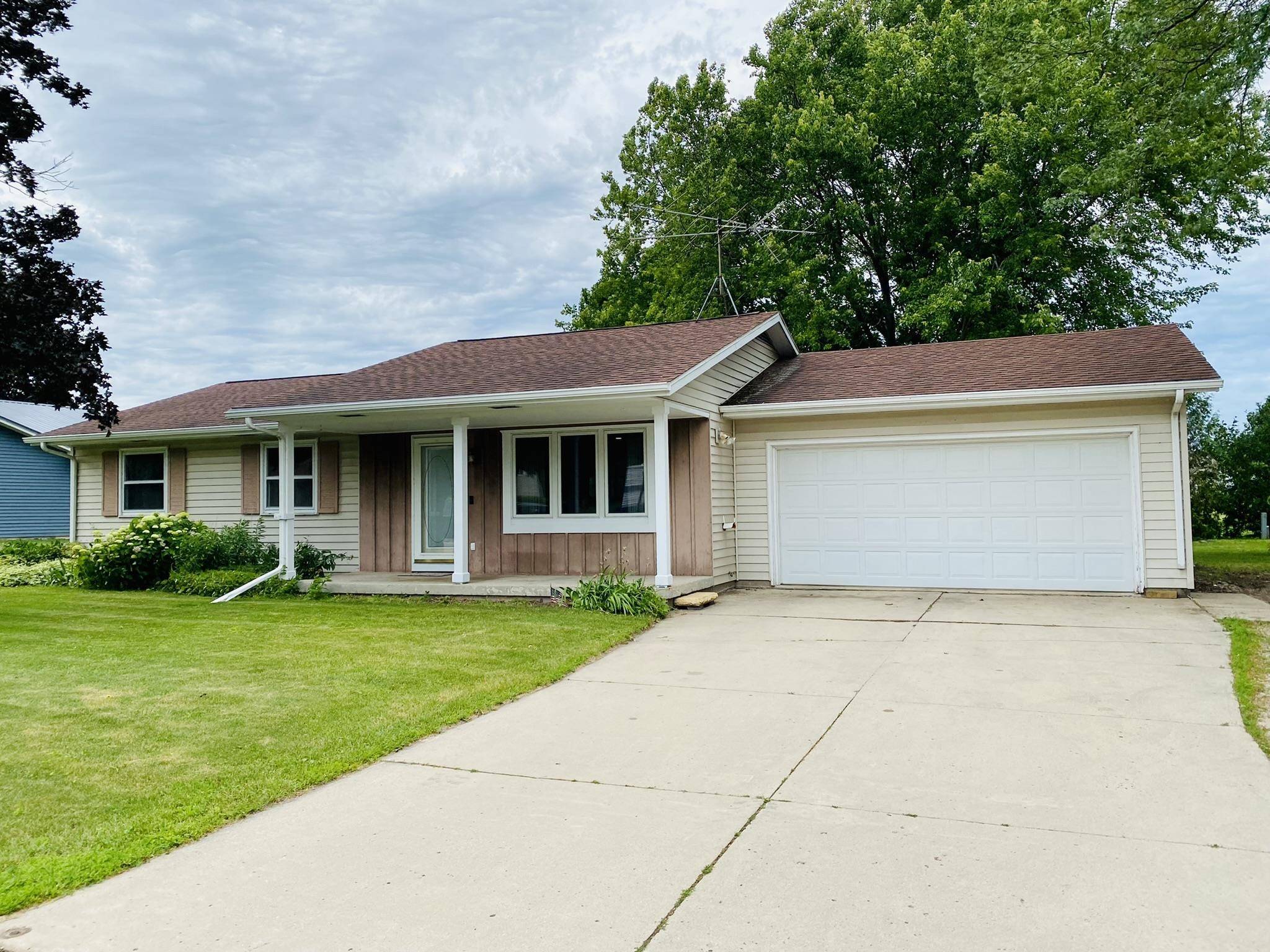 Chilton, WI 53014,713 DIANE ST