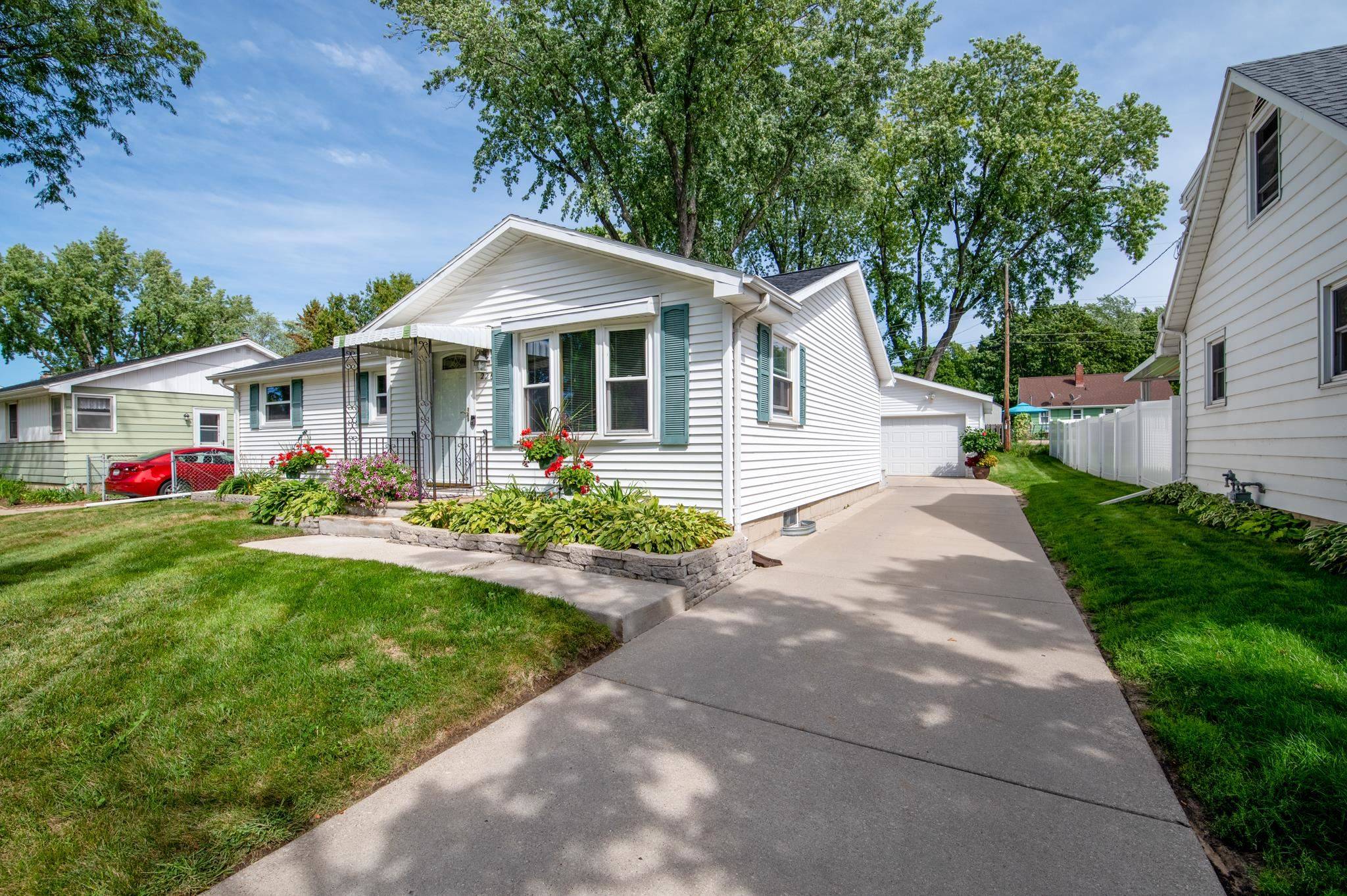 Green Bay, WI 54302,226 N DANZ AVE