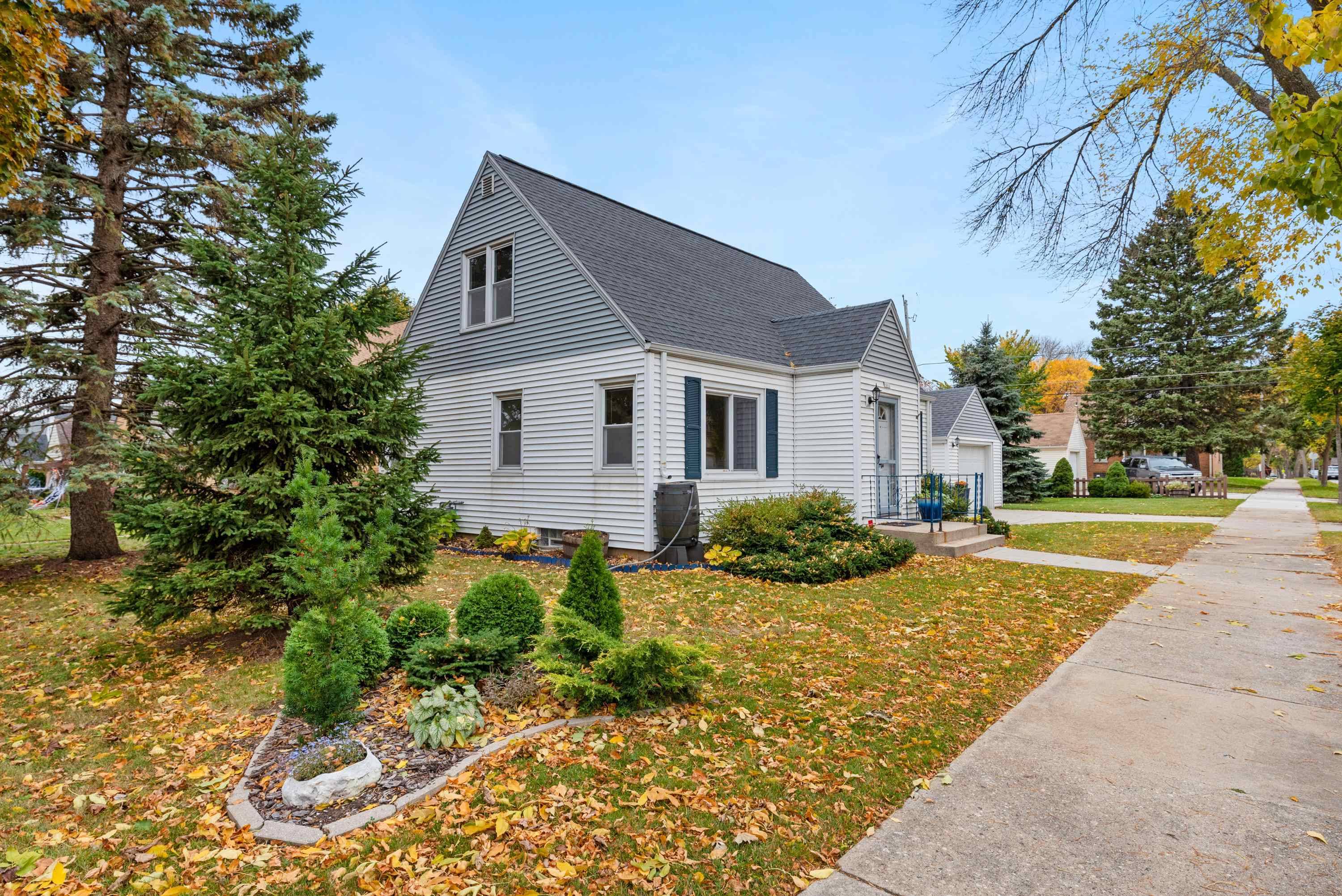 Wauwatosa, WI 53222,8007 W AUER AVE