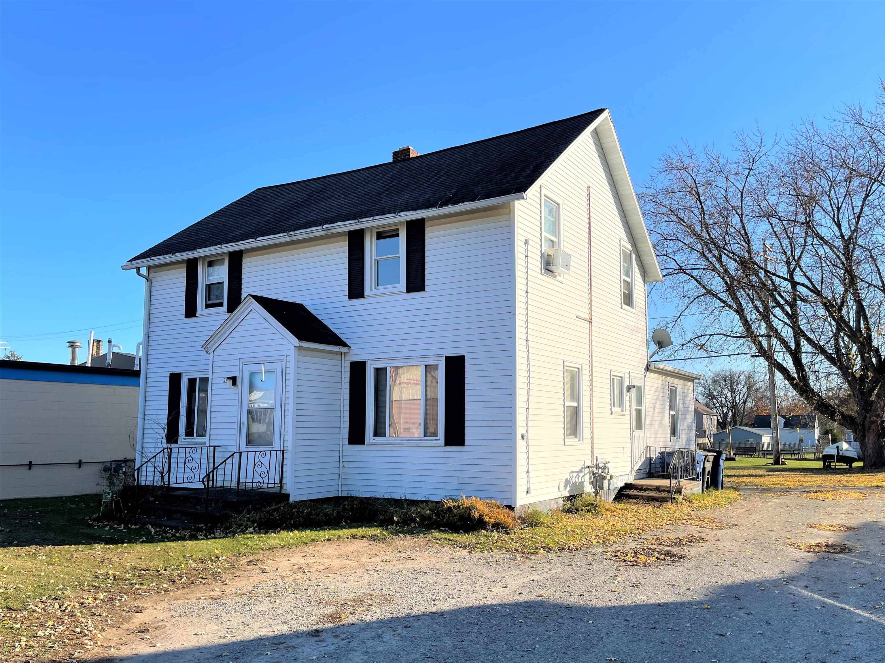 Pulaski, WI 54162-9246,242 W PULASKI ST