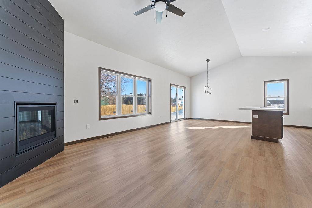 Weyauwega, WI 54983,1001B MILL POND CIR