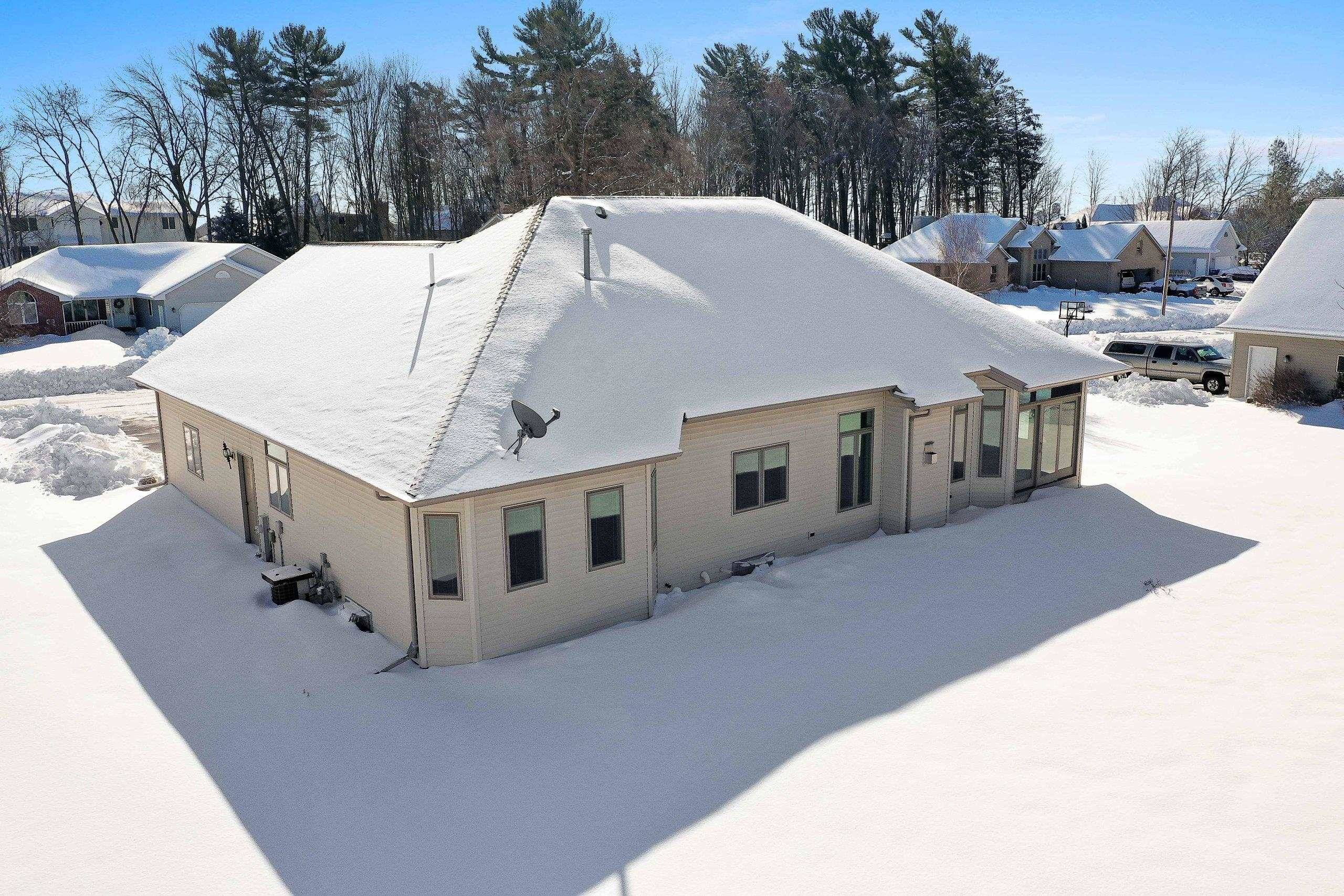 Luxemburg, WI 54217,1807 PINE TREE CT