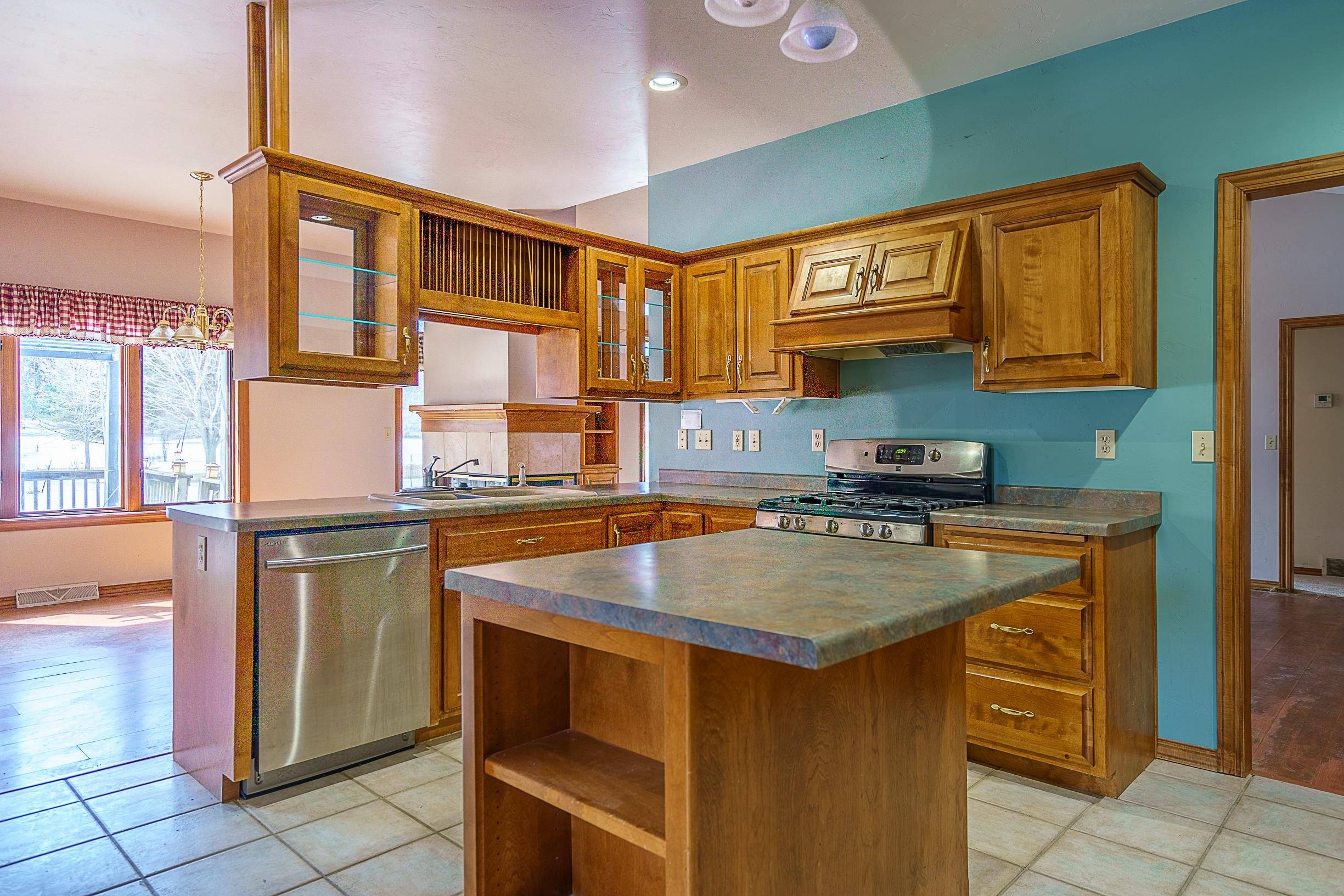 Suamico, WI 54313,2991 HIDDEN LAKE LN