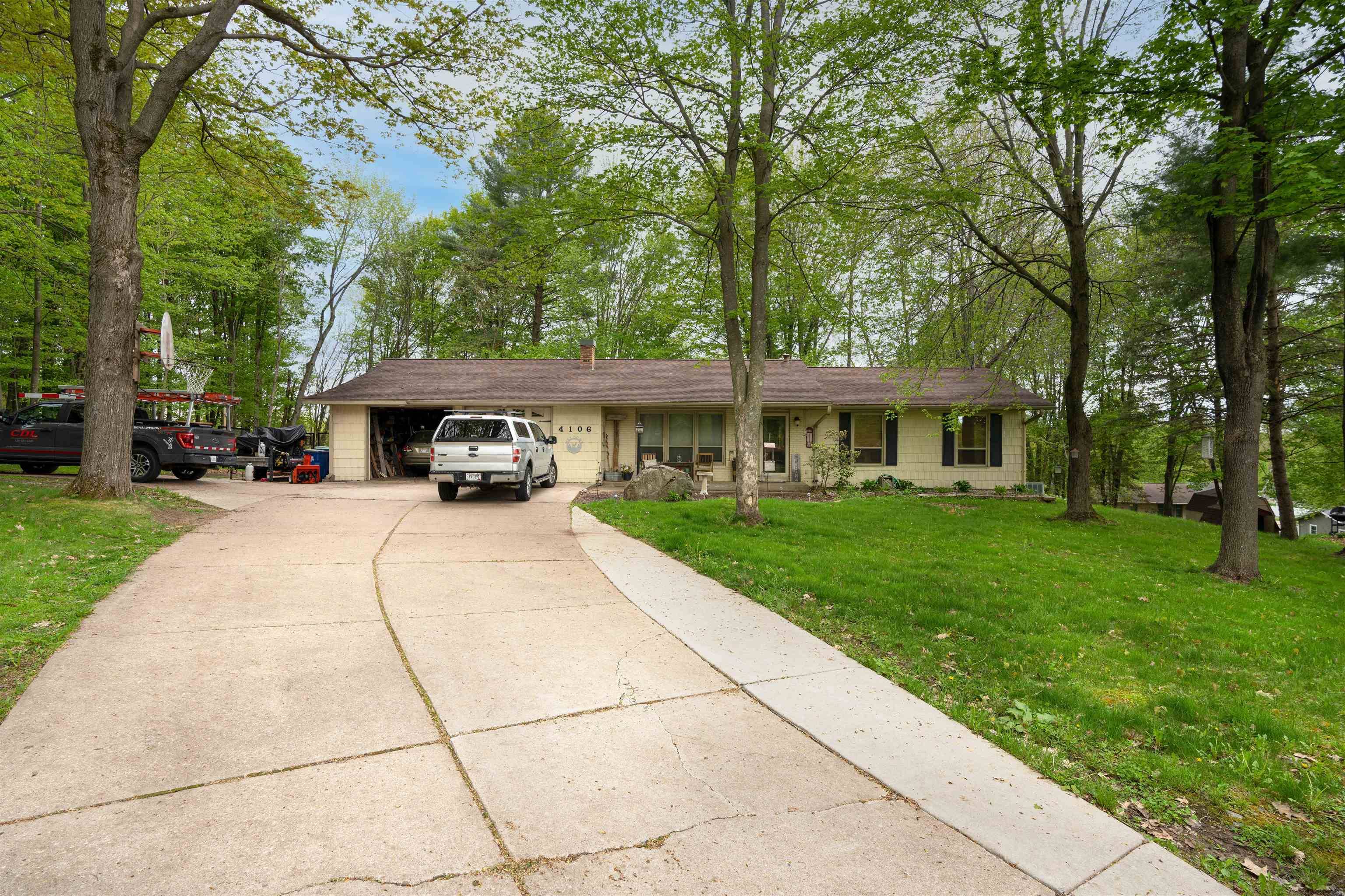 Wausau, WI 54403,4106 RIVER HILLS CIR