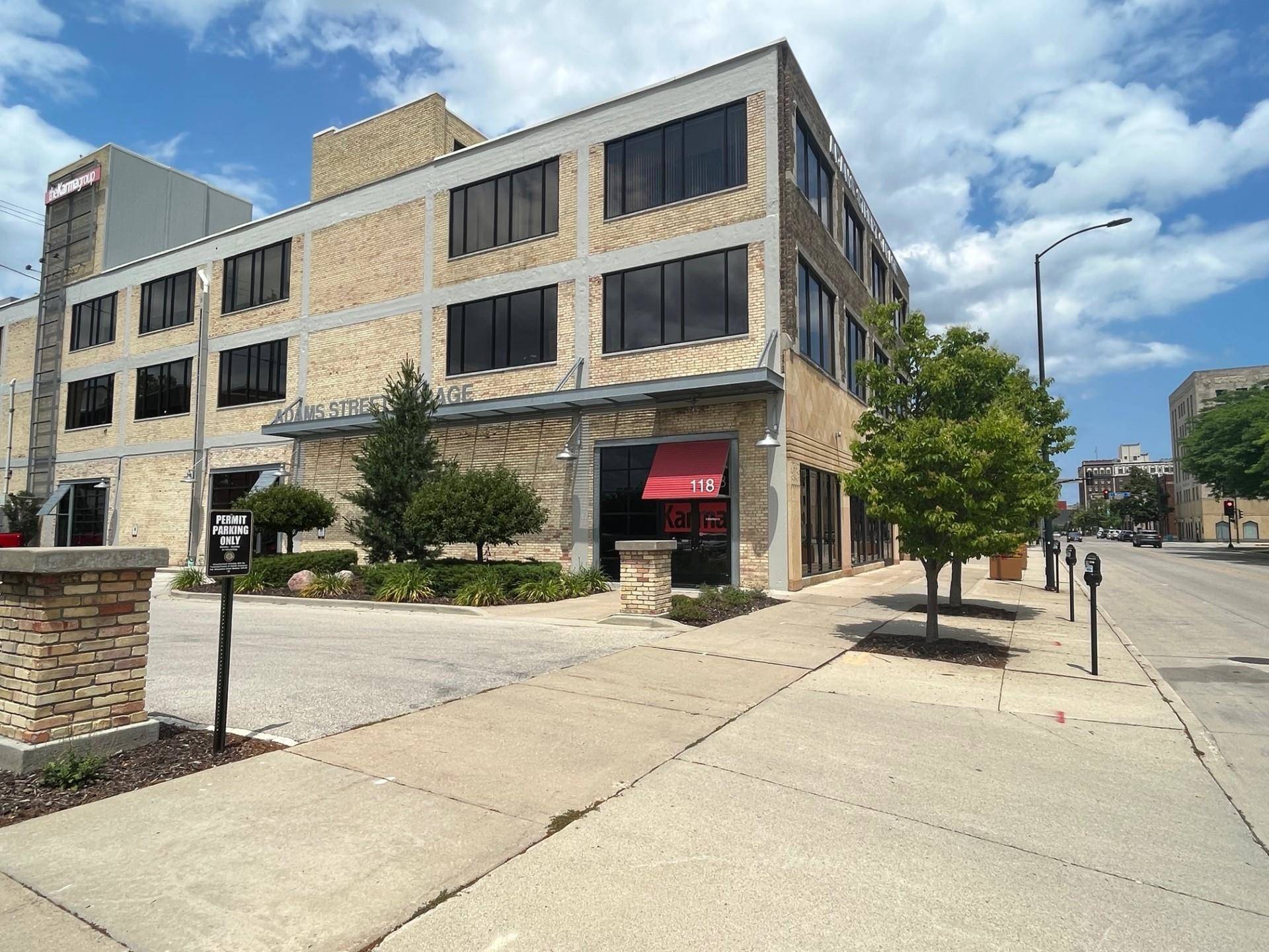 Green Bay, WI 54301-4512,118 S ADAMS ST #101/2