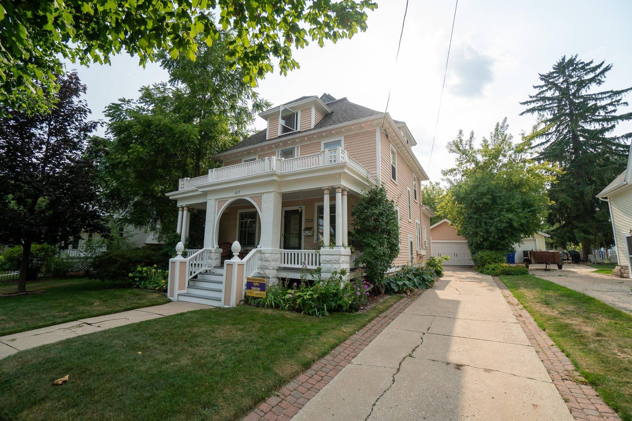 Appleton, WI 54911,617 S STATE ST