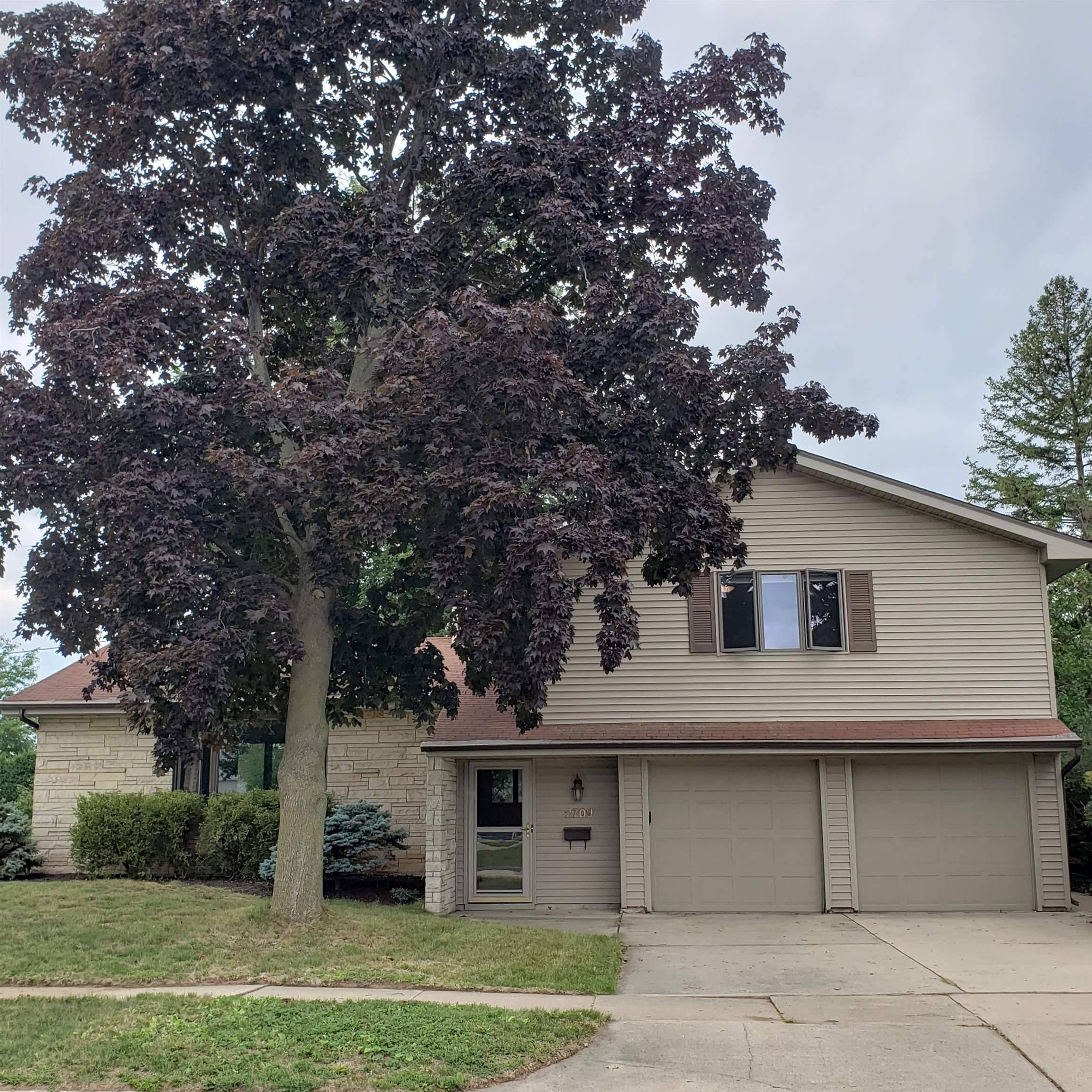Appleton, WI 54911,2709 ELMWOOD CT