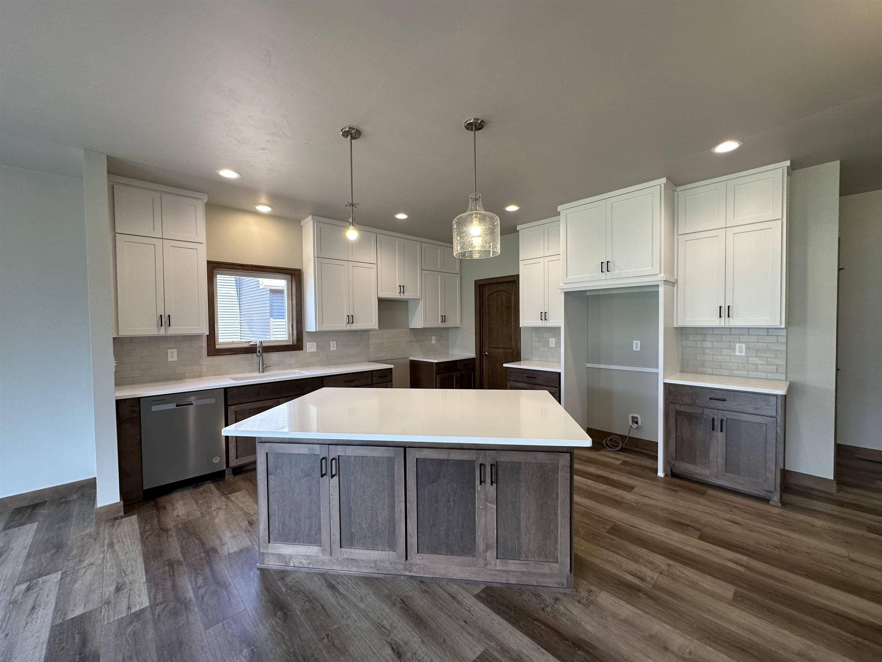 De Pere, WI 54115,2534 TIPPERARY TRL