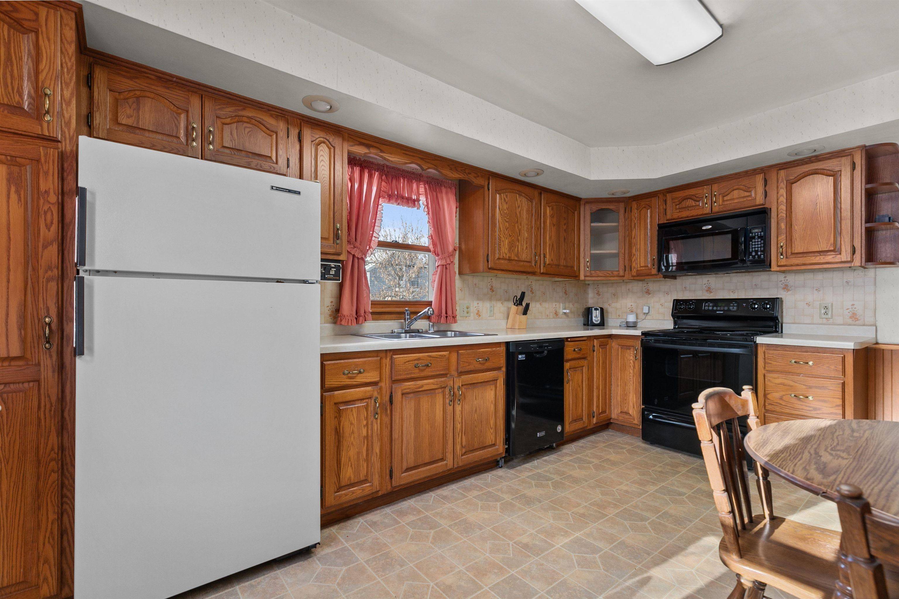 Appleton, WI 54911,1513 N SUPERIOR ST