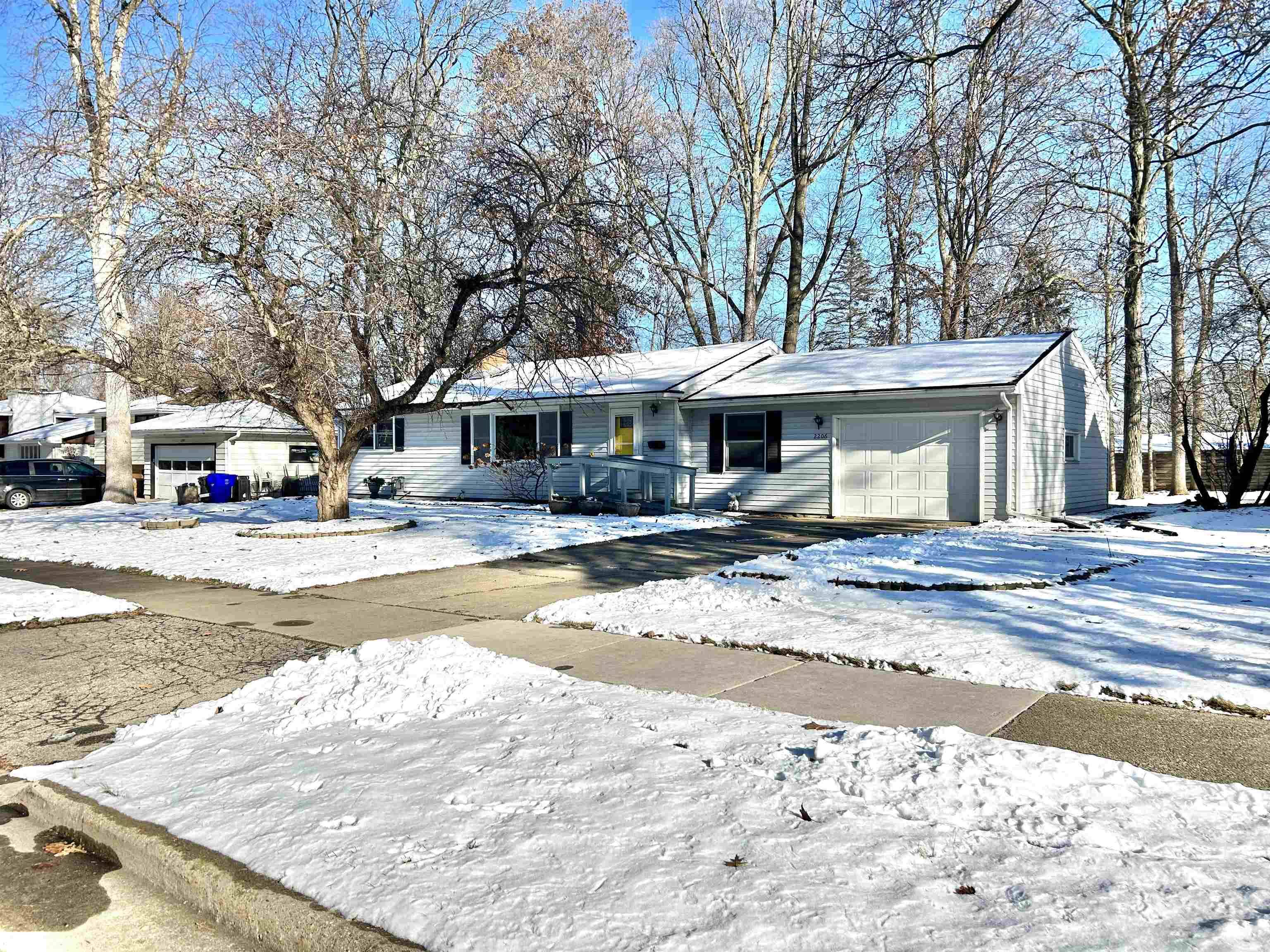 Appleton, WI 54915-2547,2206 S GLADYS AVE