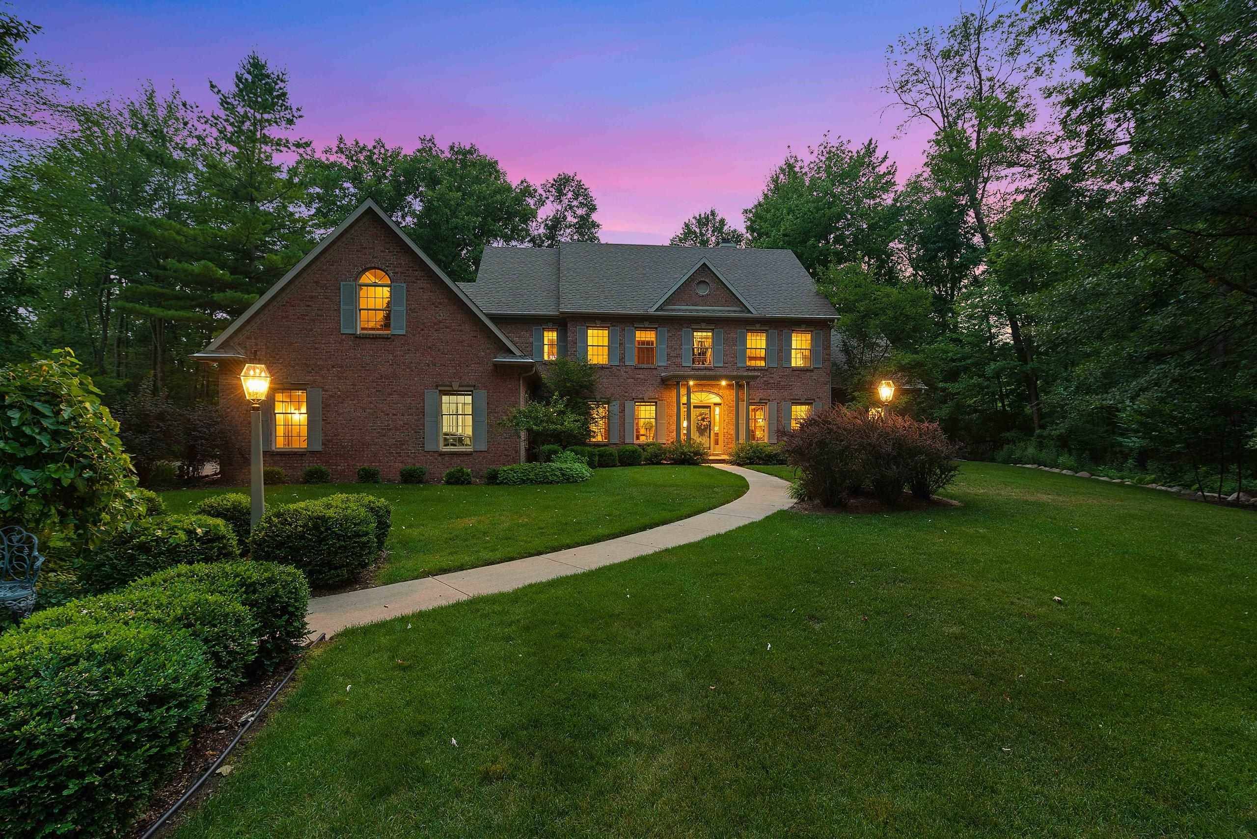 Suamico, WI 54173,2537 WYNDRUSH DR