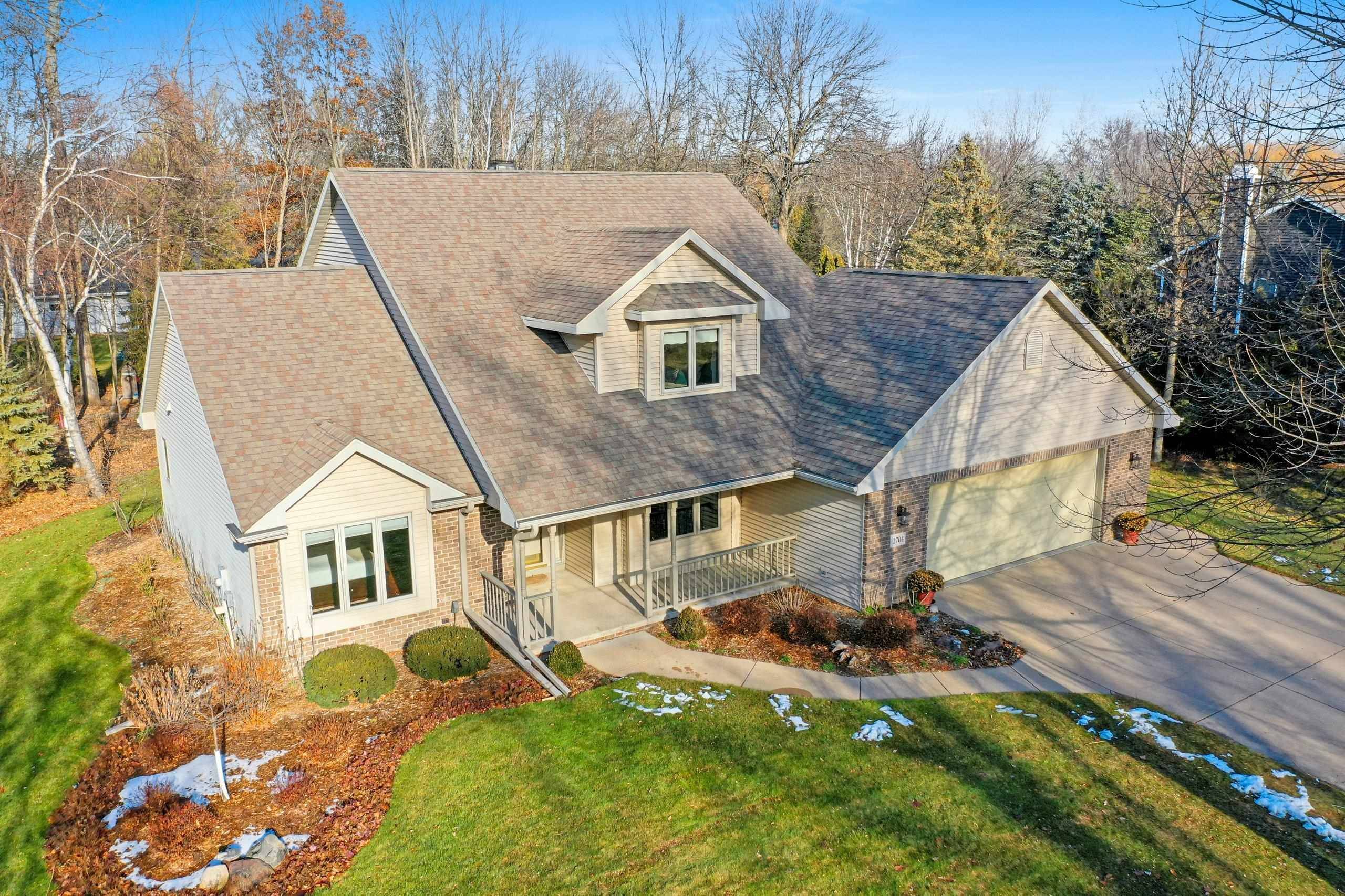 Suamico, WI 54173,2704 SUMMERSET CIR