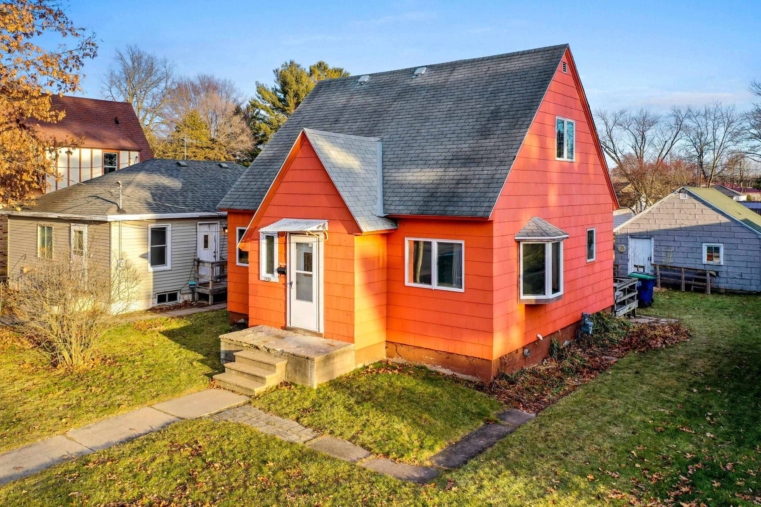 Clintonville, WI 54929,122 MCKINLEY AVE