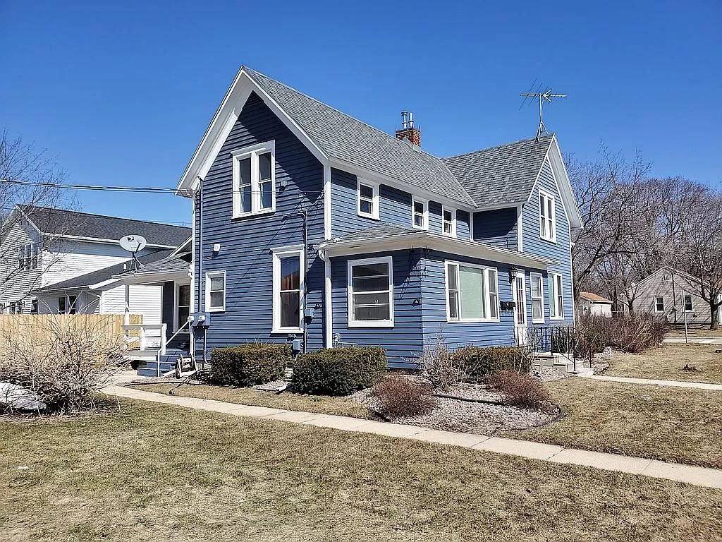 De Pere, WI 54115,921 CHICAGO ST