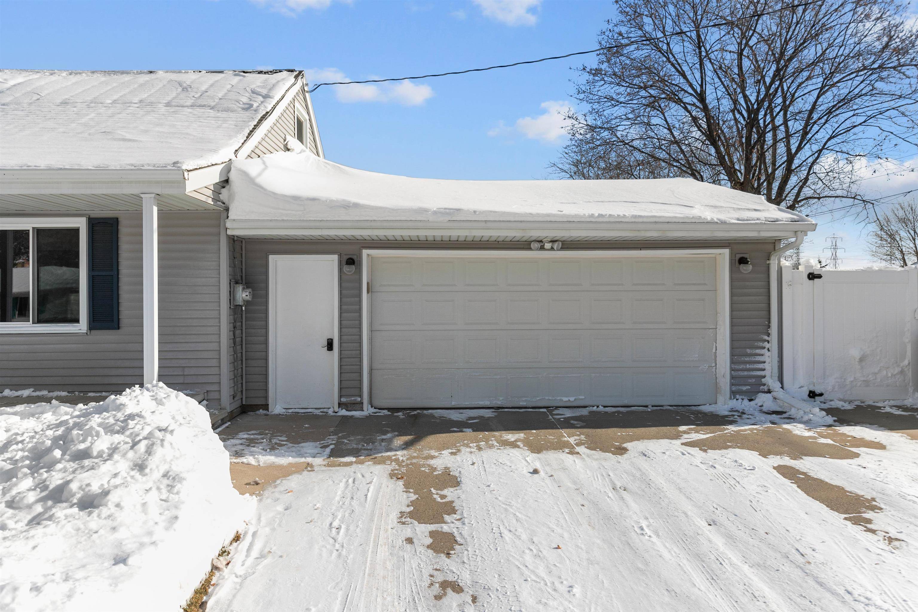 Appleton, WI 54915,2700 S WALDEN AVE